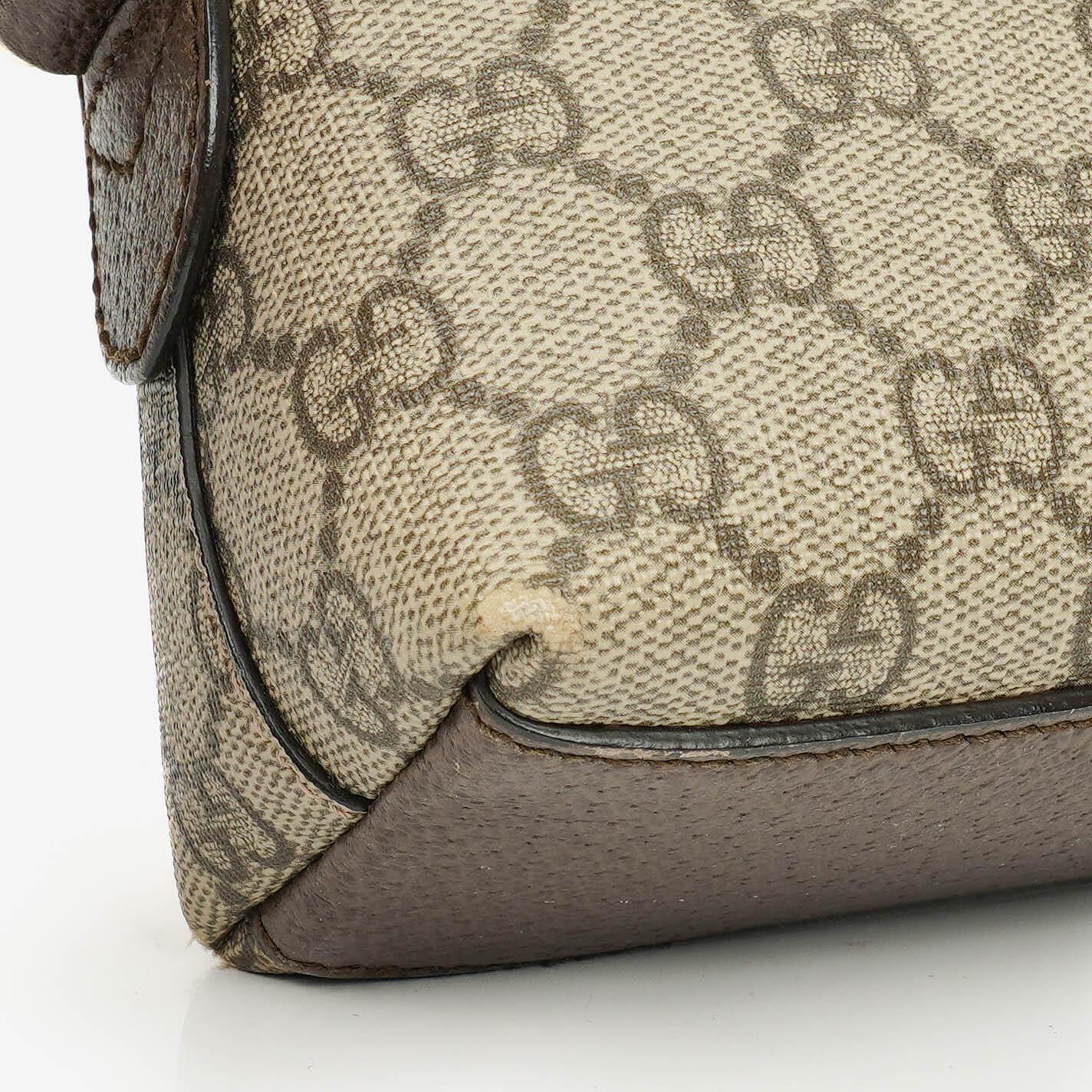 Gucci Kleine Ophidia Dome Schultertasche aus GG Supreme Monogram mit abgerundeter Oberseite