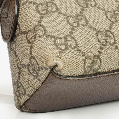 Gucci Kleine Ophidia Dome Schultertasche aus GG Supreme Monogram mit abgerundeter Oberseite