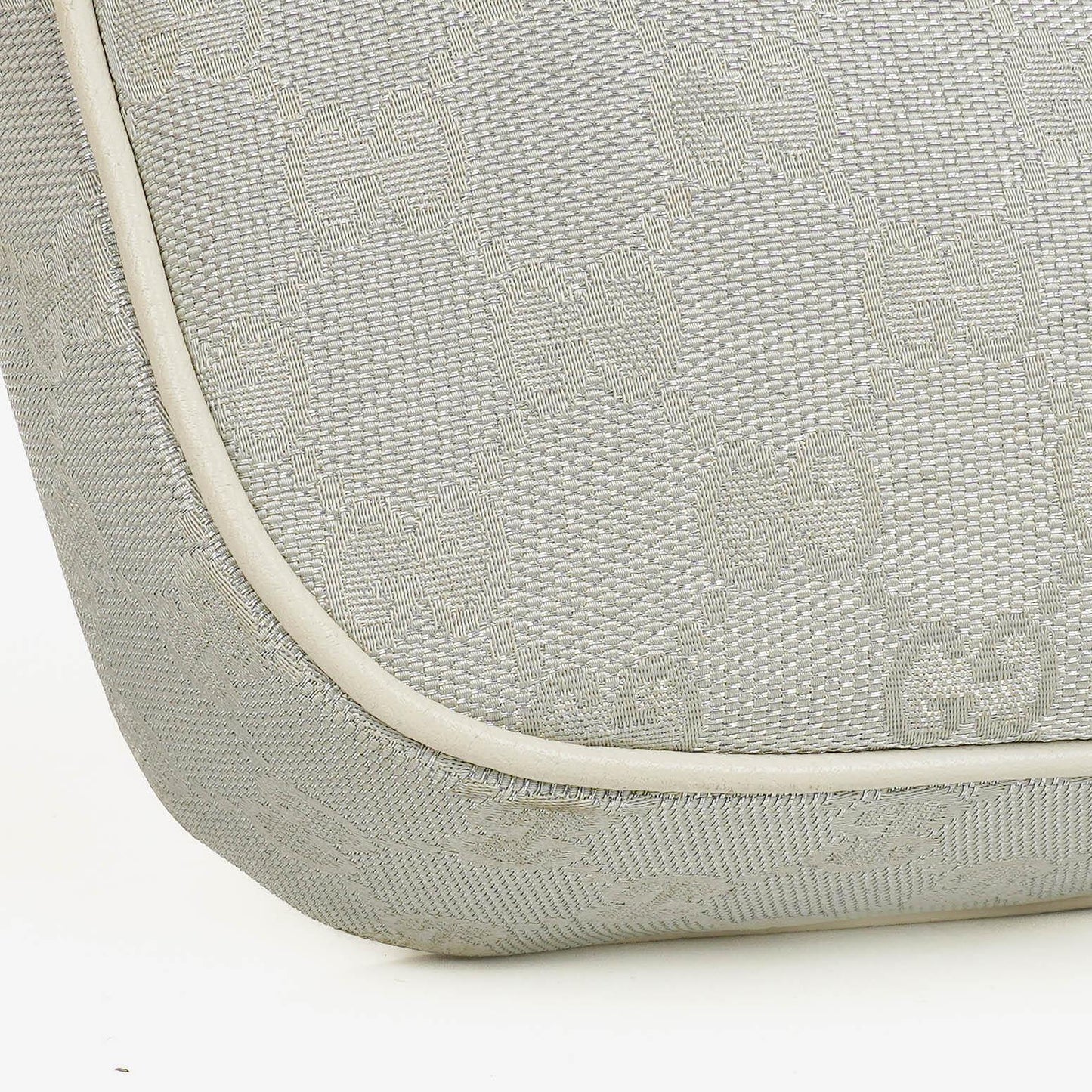 Gucci GG Supreme Pop Handtasche in Silber