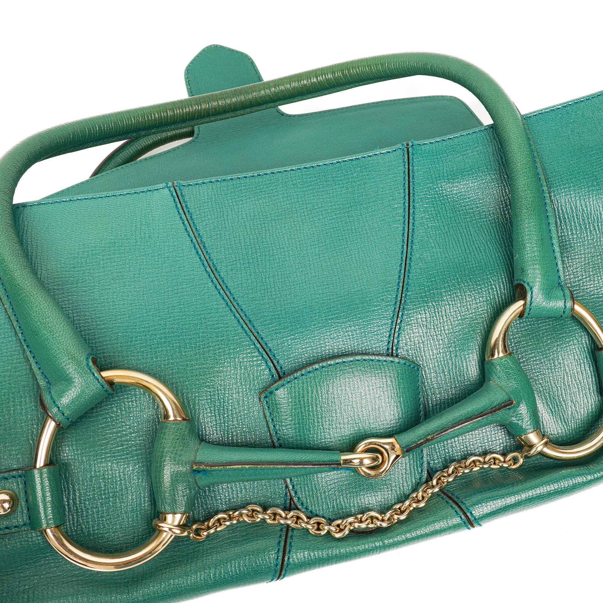 Gucci Horsebit Chain Flap Bag Large aus genarbtem Kalbsleder