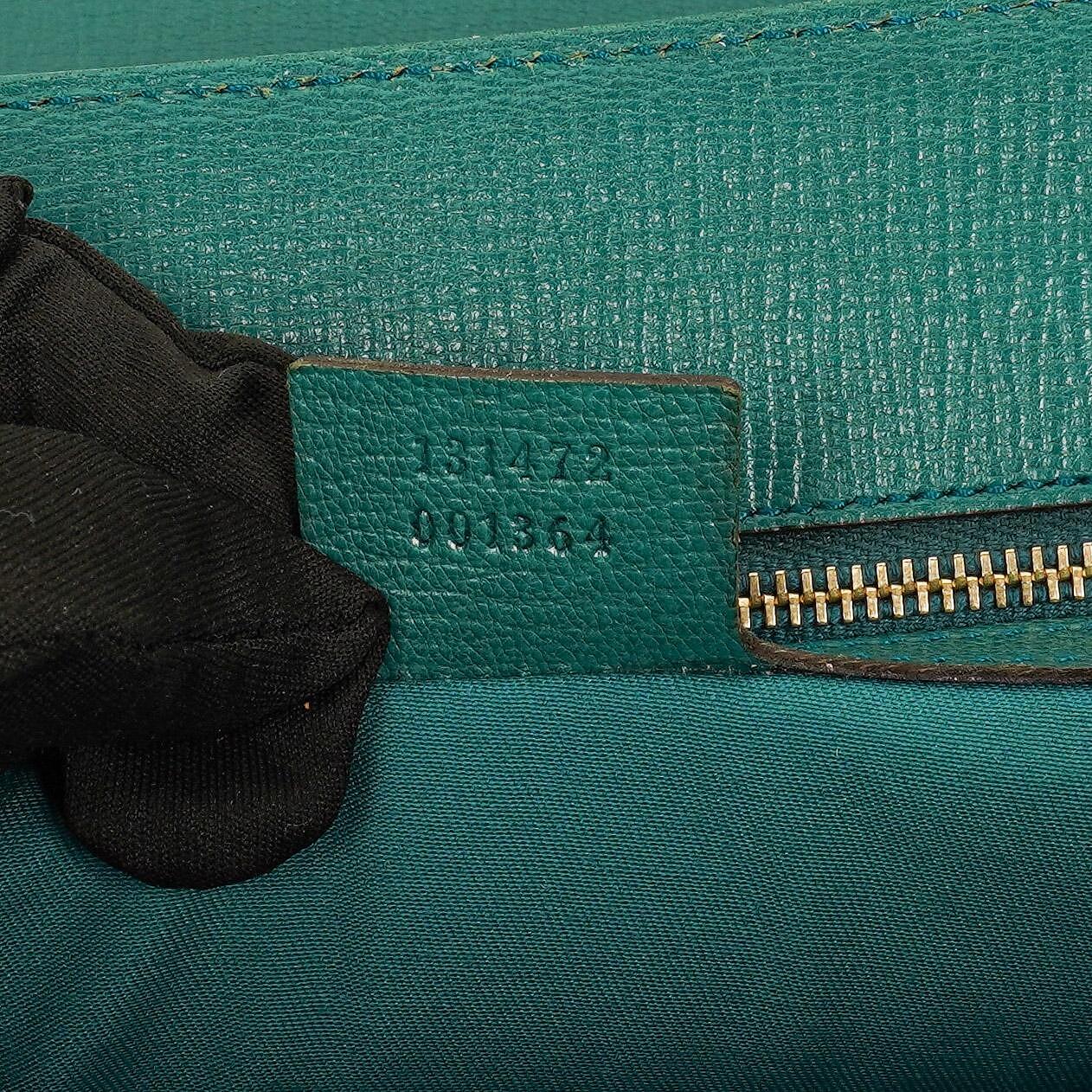 Gucci Horsebit Chain Flap Bag Large aus genarbtem Kalbsleder