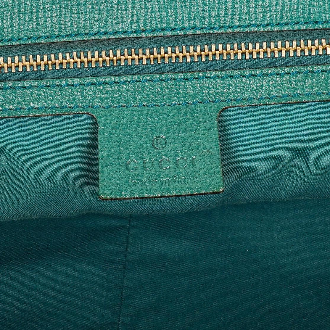 Gucci Horsebit Chain Flap Bag Large aus genarbtem Kalbsleder
