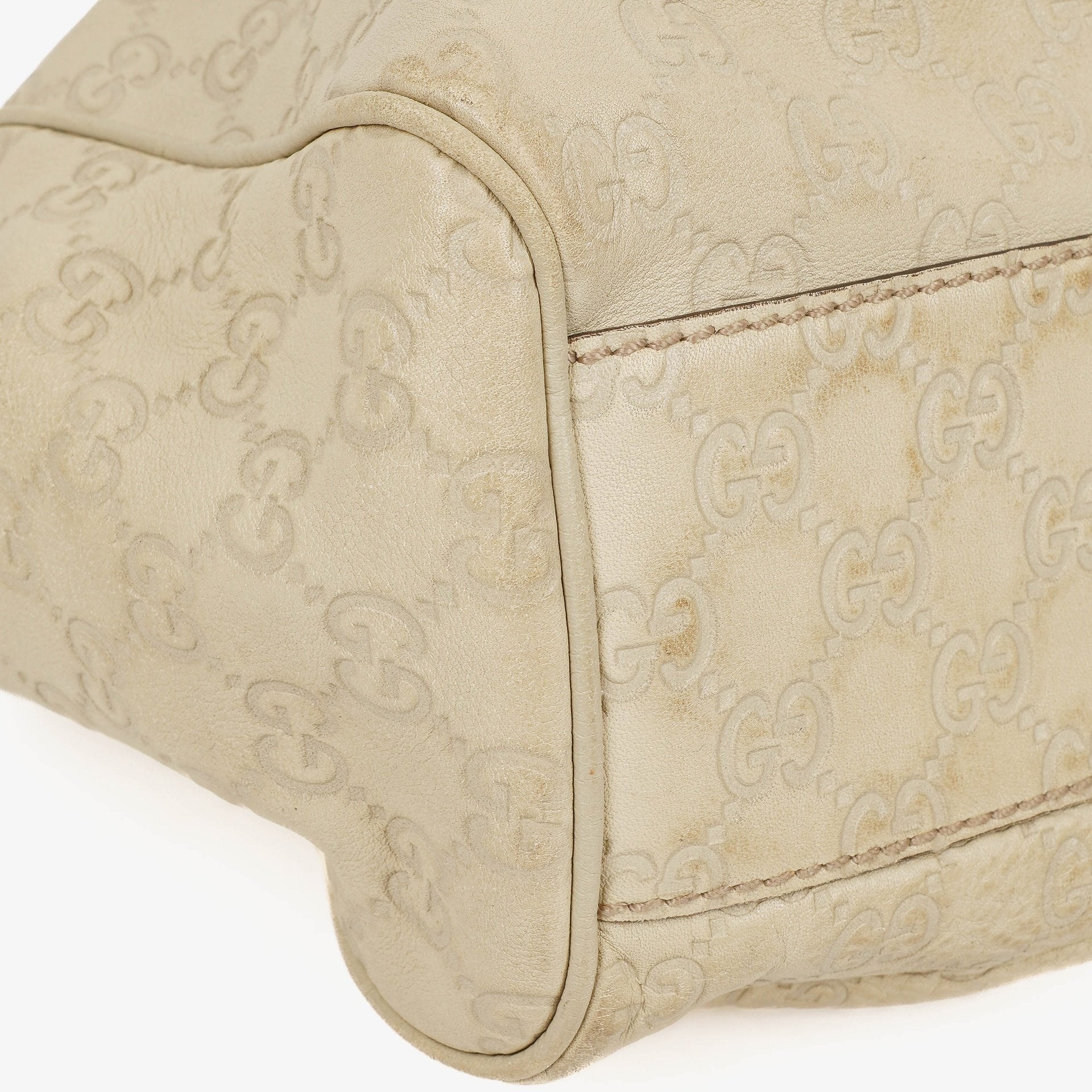 Gucci Suckey Hobo-Tasche aus neutralem Guccissima Leder