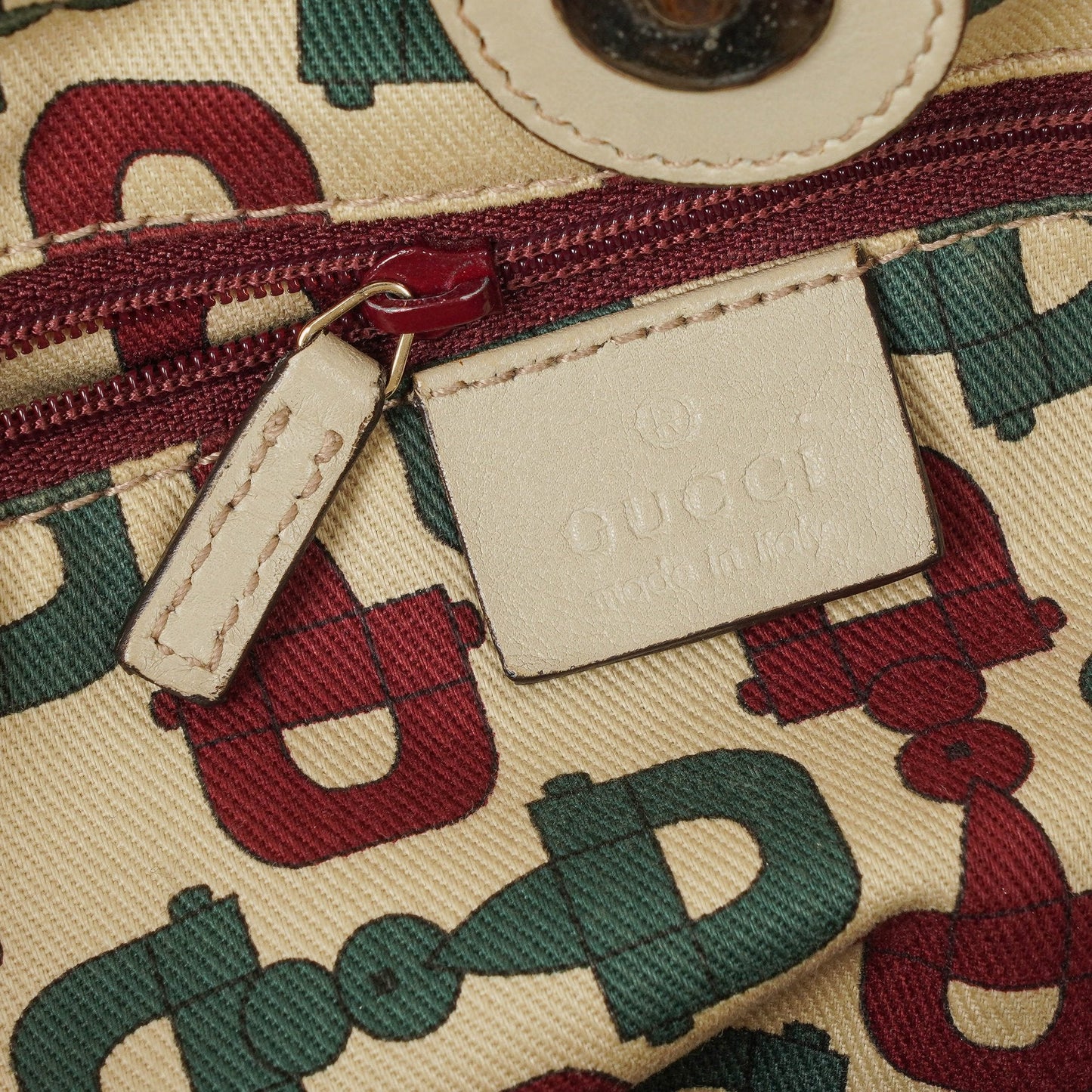 Gucci Suckey Hobo-Tasche aus neutralem Guccissima Leder