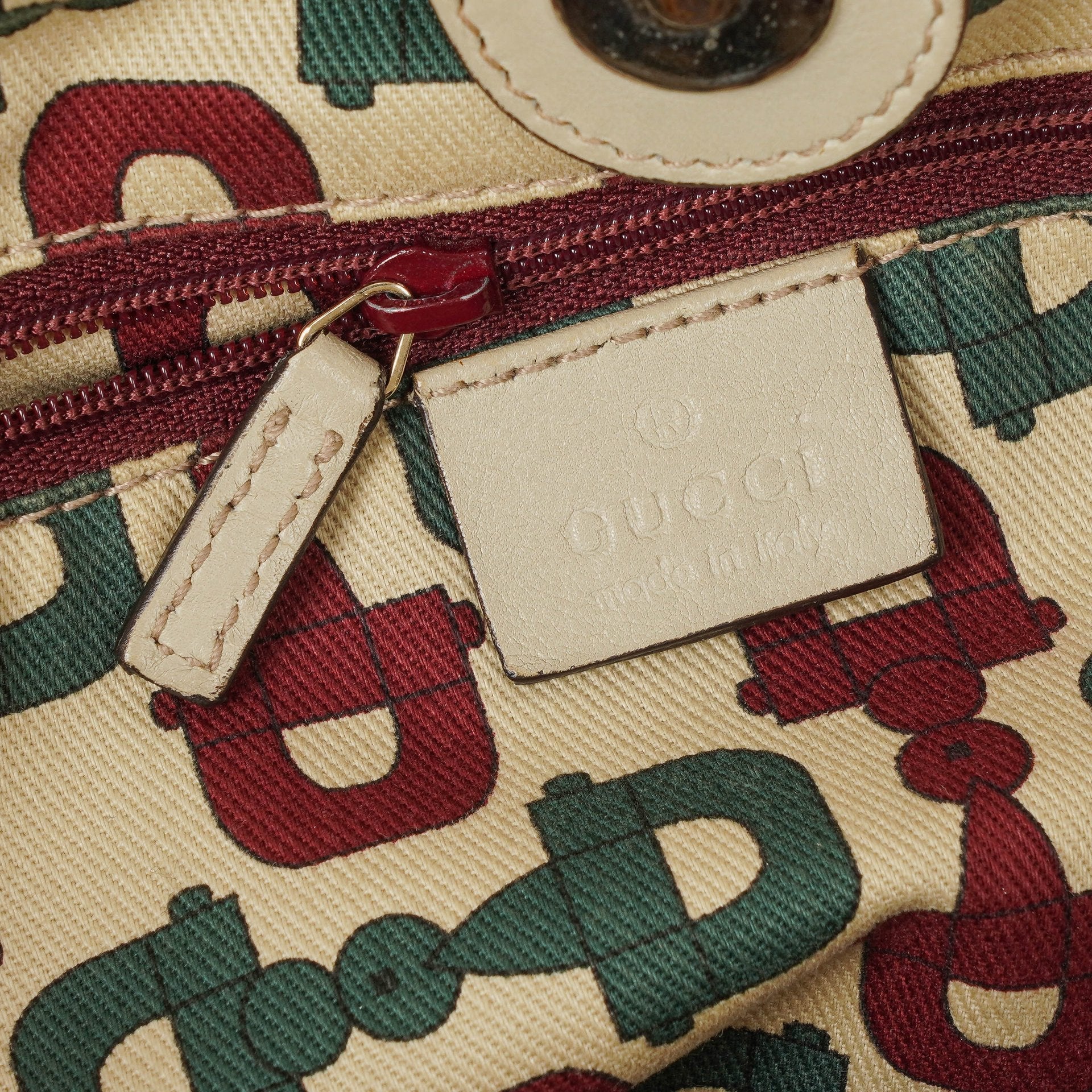 Gucci Suckey Hobo-Tasche aus neutralem Guccissima Leder