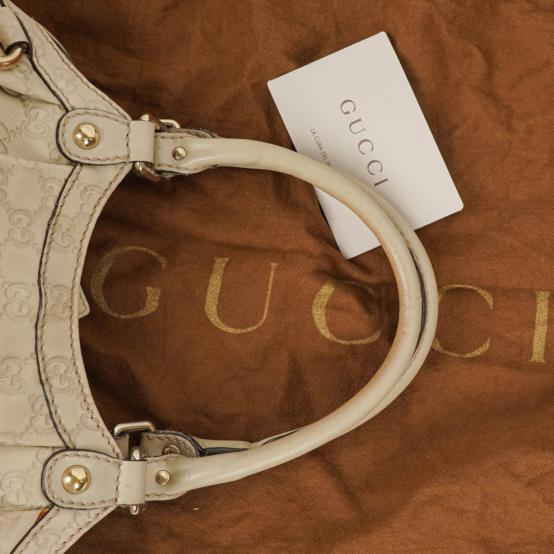 Gucci Suckey Hobo-Tasche aus neutralem Guccissima Leder