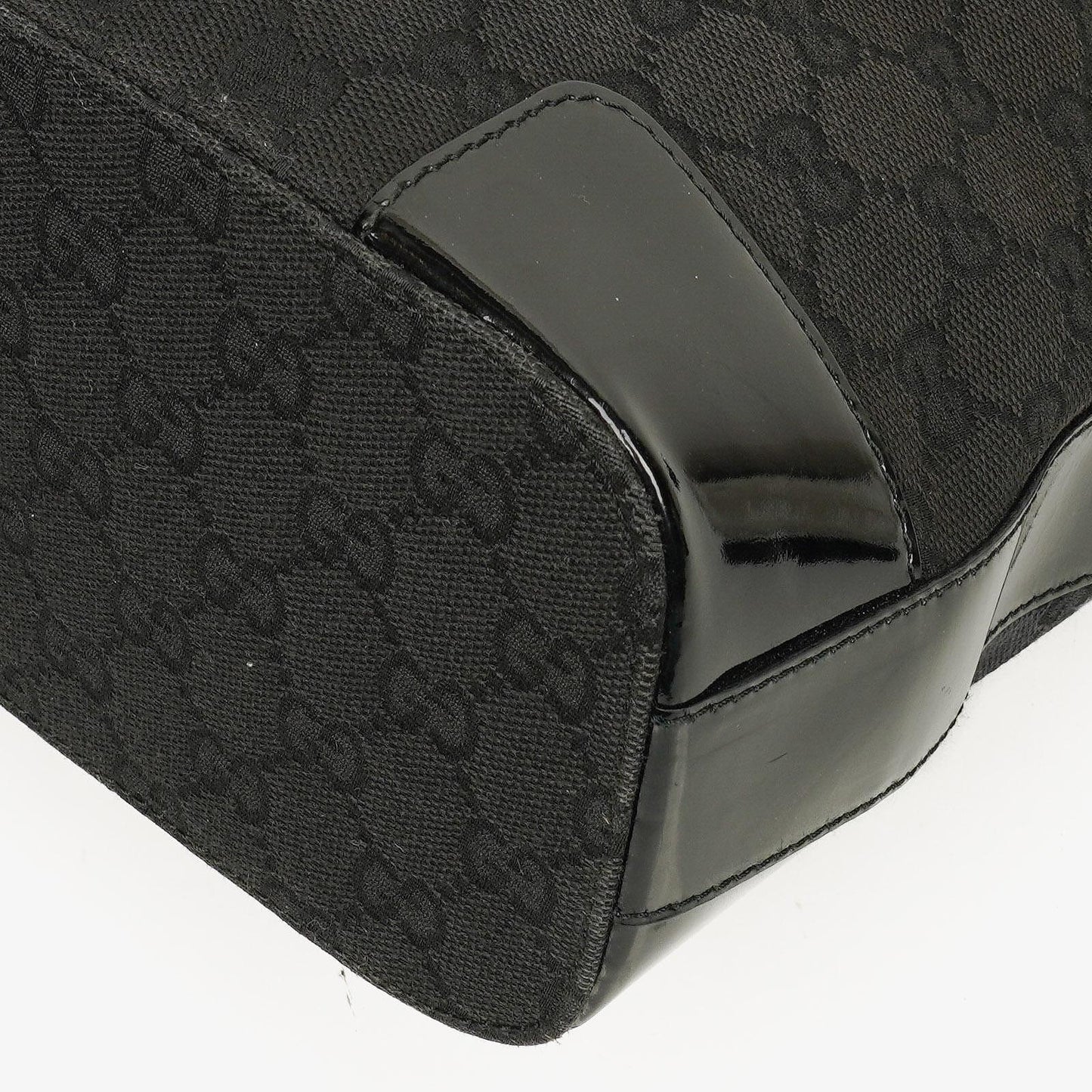 Gucci Hobo Schultertasche aus schwarzem GG Canvas und Lackleder