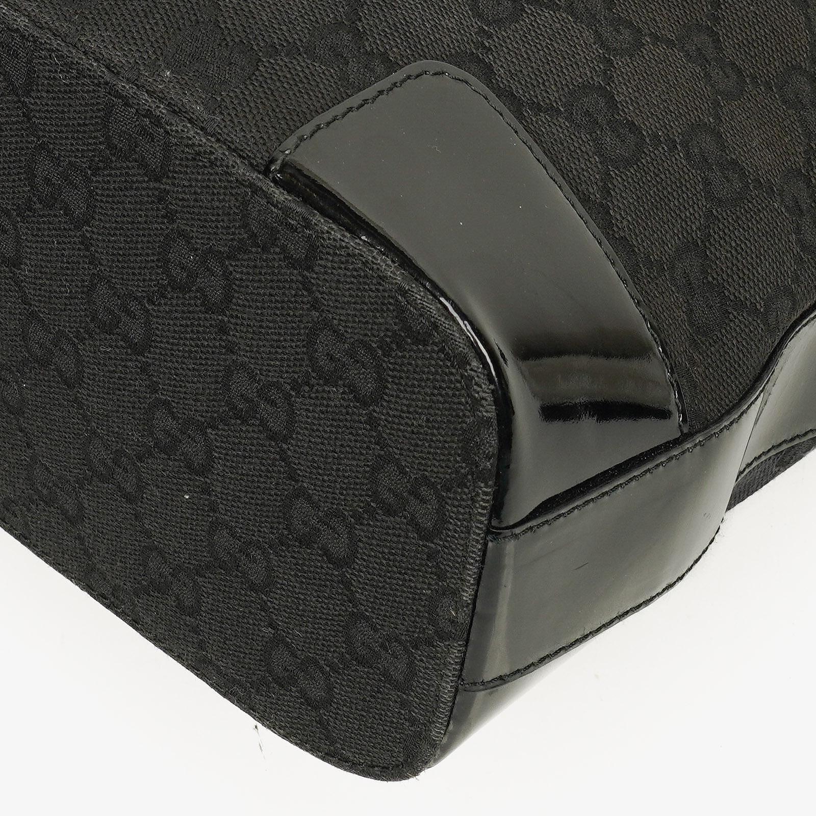 Gucci Hobo Schultertasche aus schwarzem GG Canvas und Lackleder