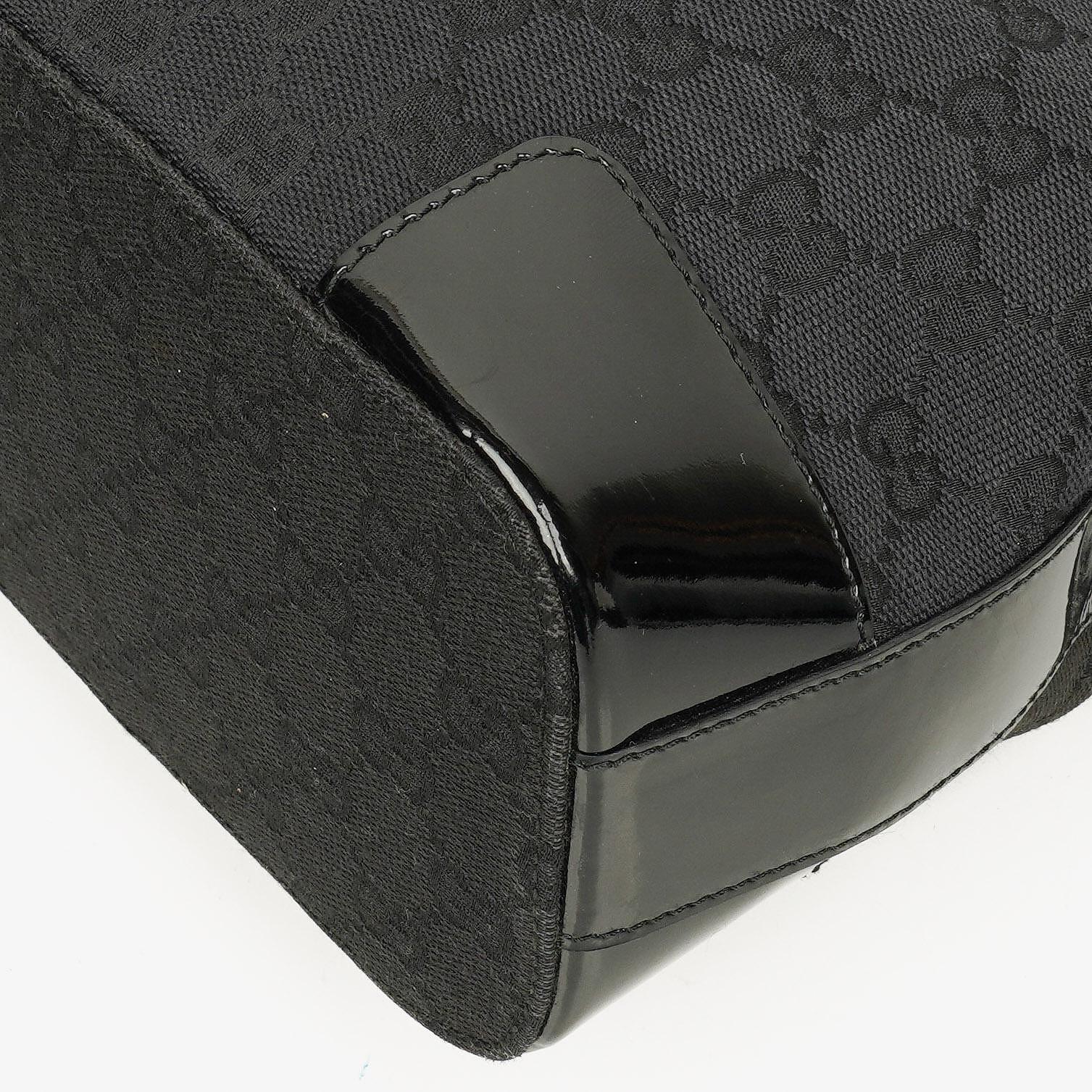 Gucci Hobo Schultertasche aus schwarzem GG Canvas und Lackleder