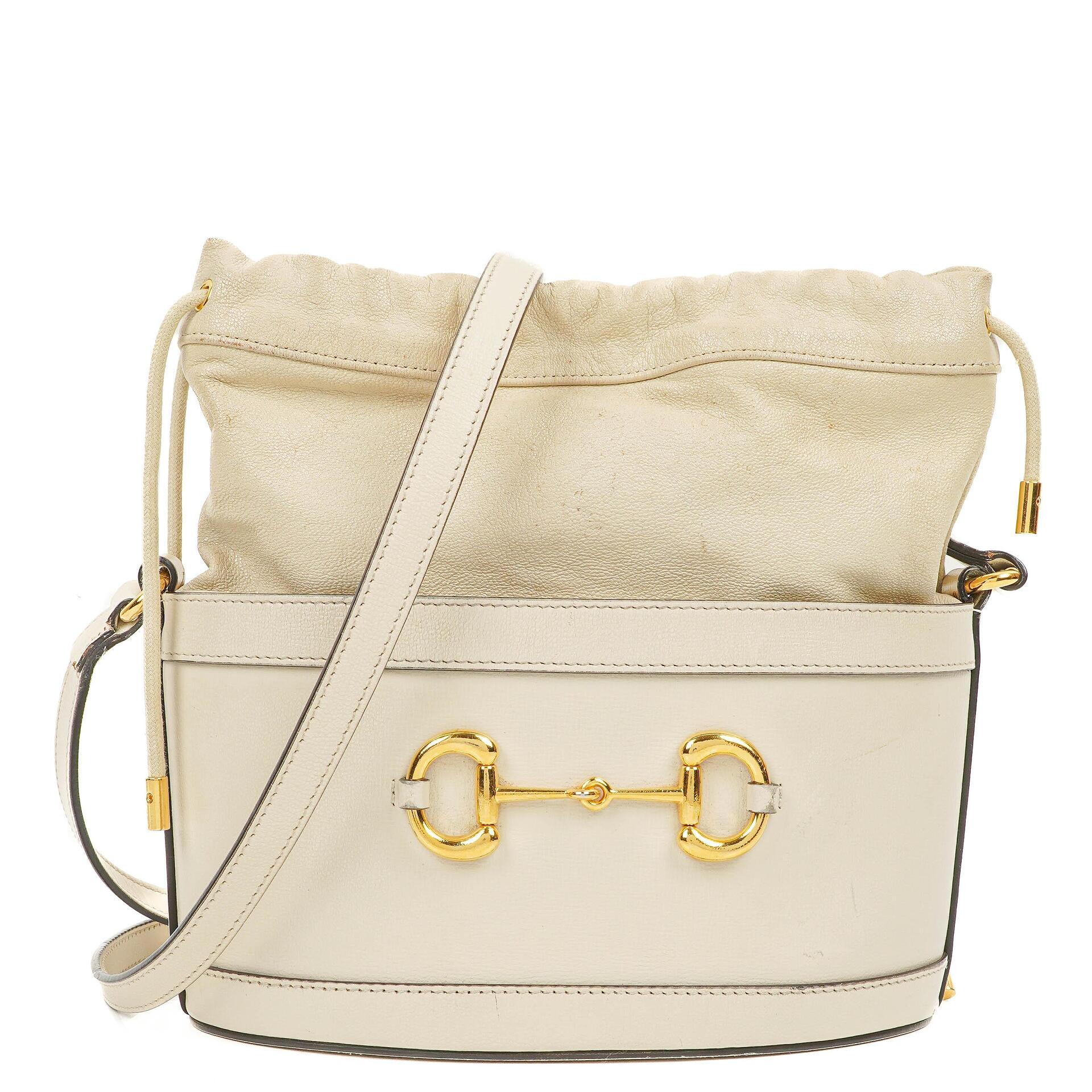 Gucci Horsebit 1955 Azalea Sakai Kalbsleder Mystic Weiß Beuteltasche mit Kordelzug