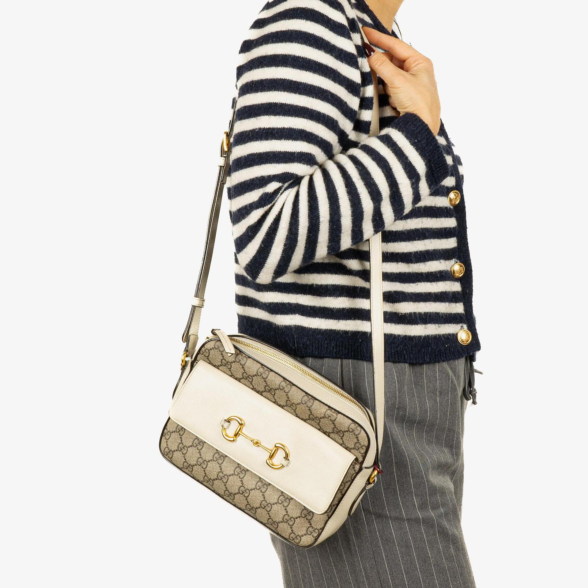 Gucci Horsebit 1955 kleine Schultertasche aus GG Supreme Monogram