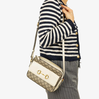 Gucci Horsebit 1955 kleine Schultertasche aus GG Supreme Monogram