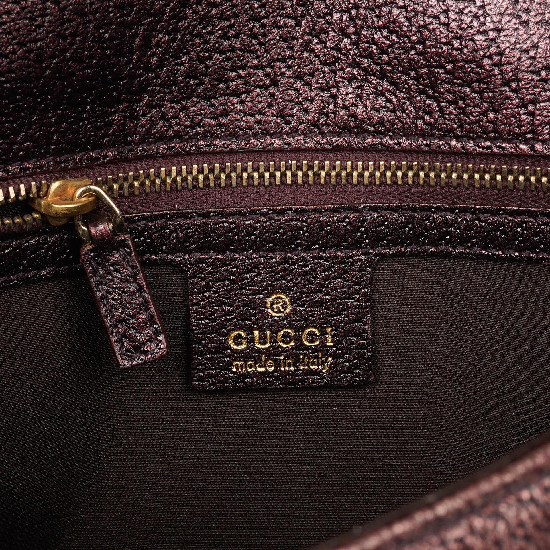 Gucci Horsebit Schultertasche mit Klappe aus lila Leder