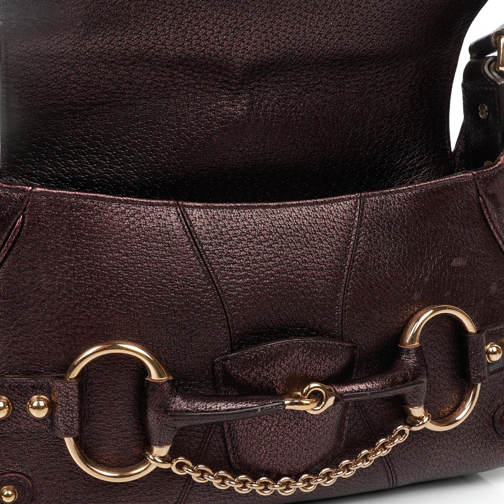 Gucci Horsebit Schultertasche mit Klappe aus lila Leder