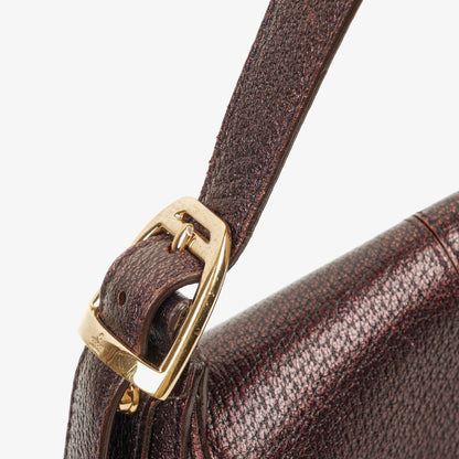 Gucci Horsebit Schultertasche mit Klappe aus lila Leder