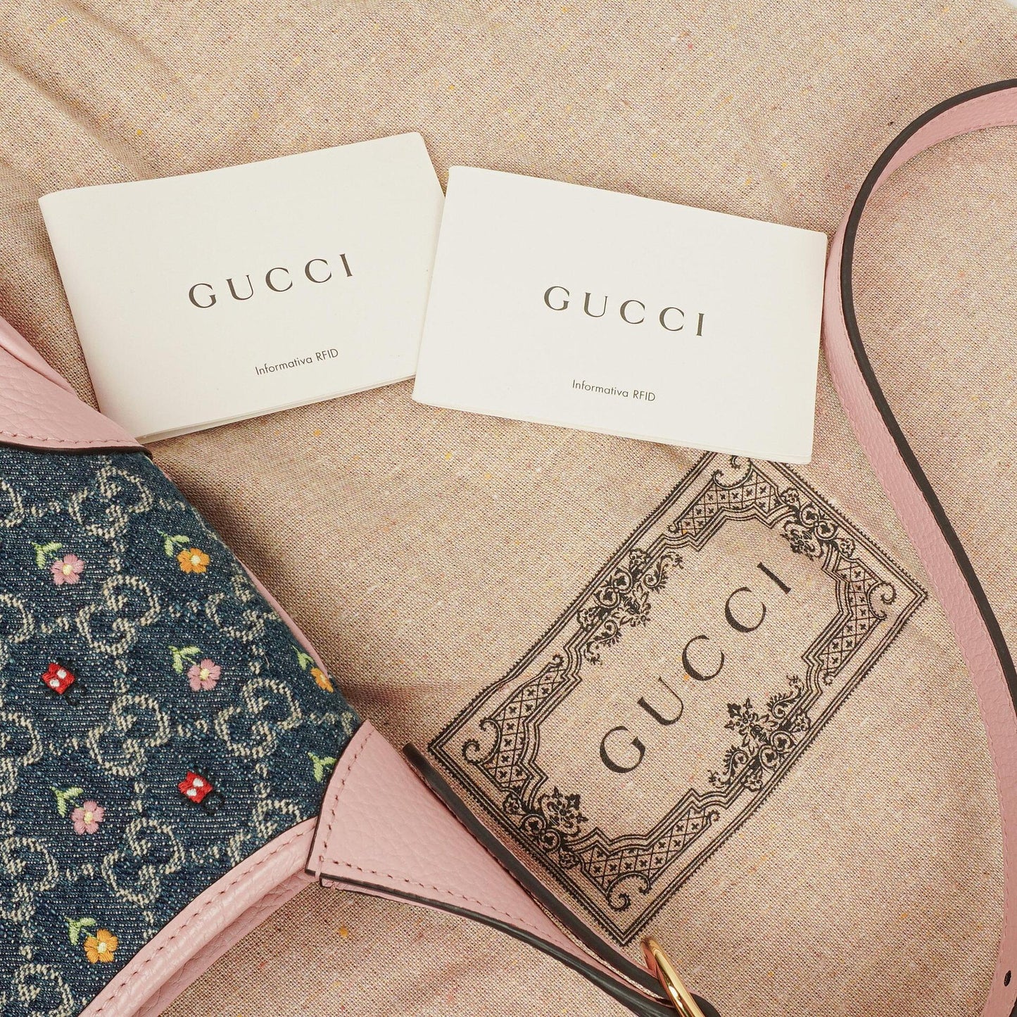 Gucci Jackie 1961 Limited Edition kleine Schultertasche aus Leder/Denim in Pink/Blau mit GG Floral