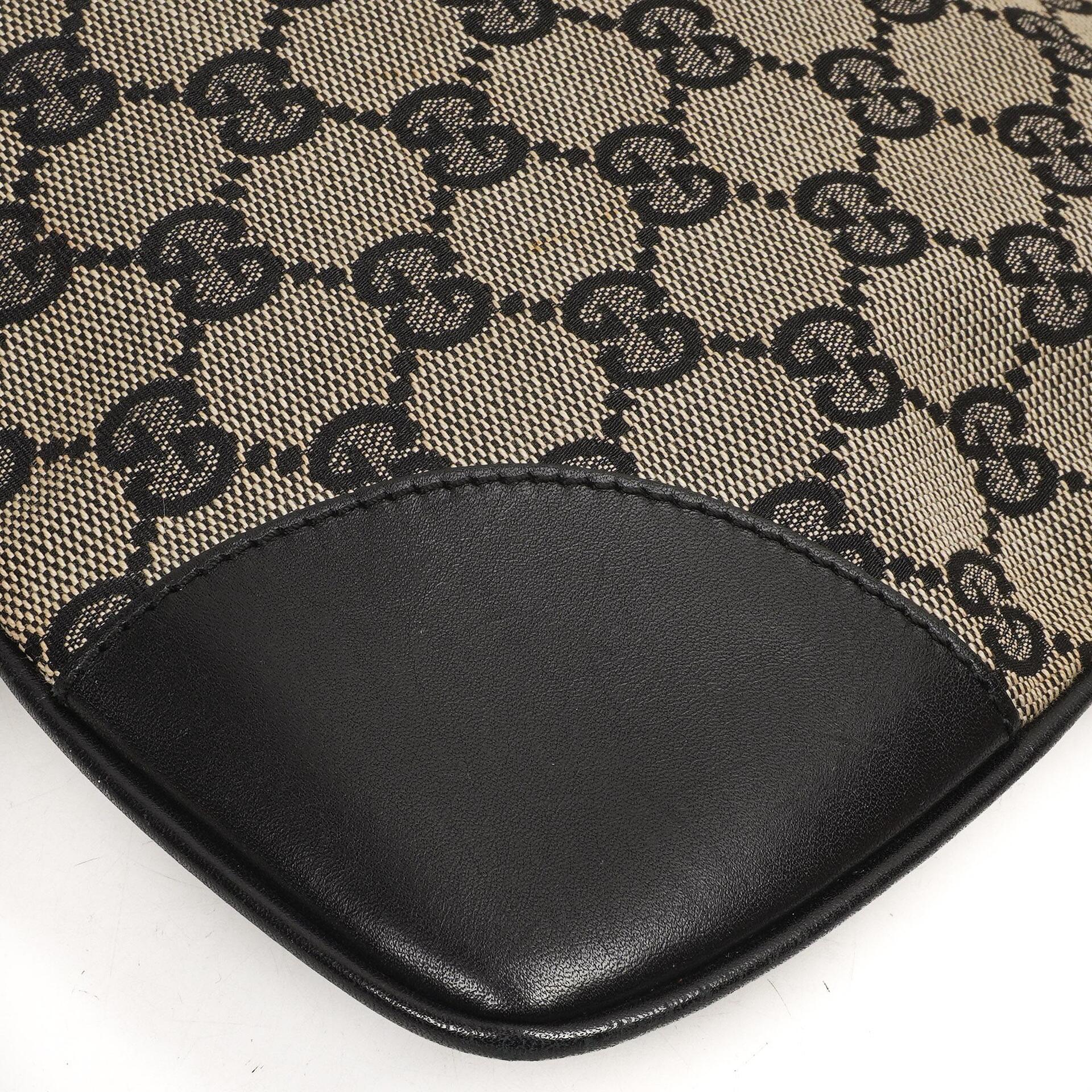 Gucci Jackie Mittlere Vintage Tasche Schwarz GG Canvas und Leder