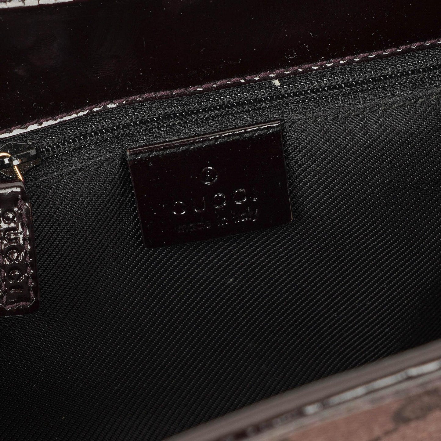 Gucci Jackie Schultertasche aus lila GG Canvas