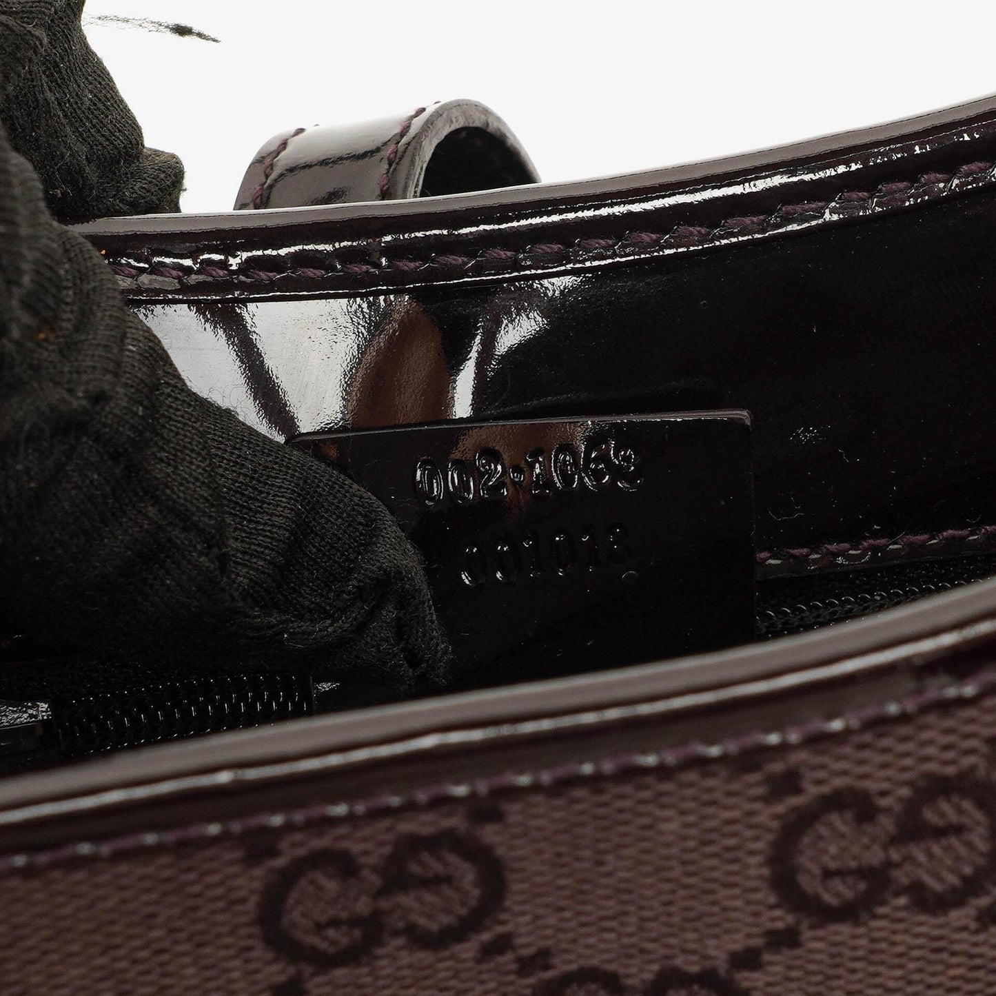 Gucci Jackie Schultertasche aus lila GG Canvas