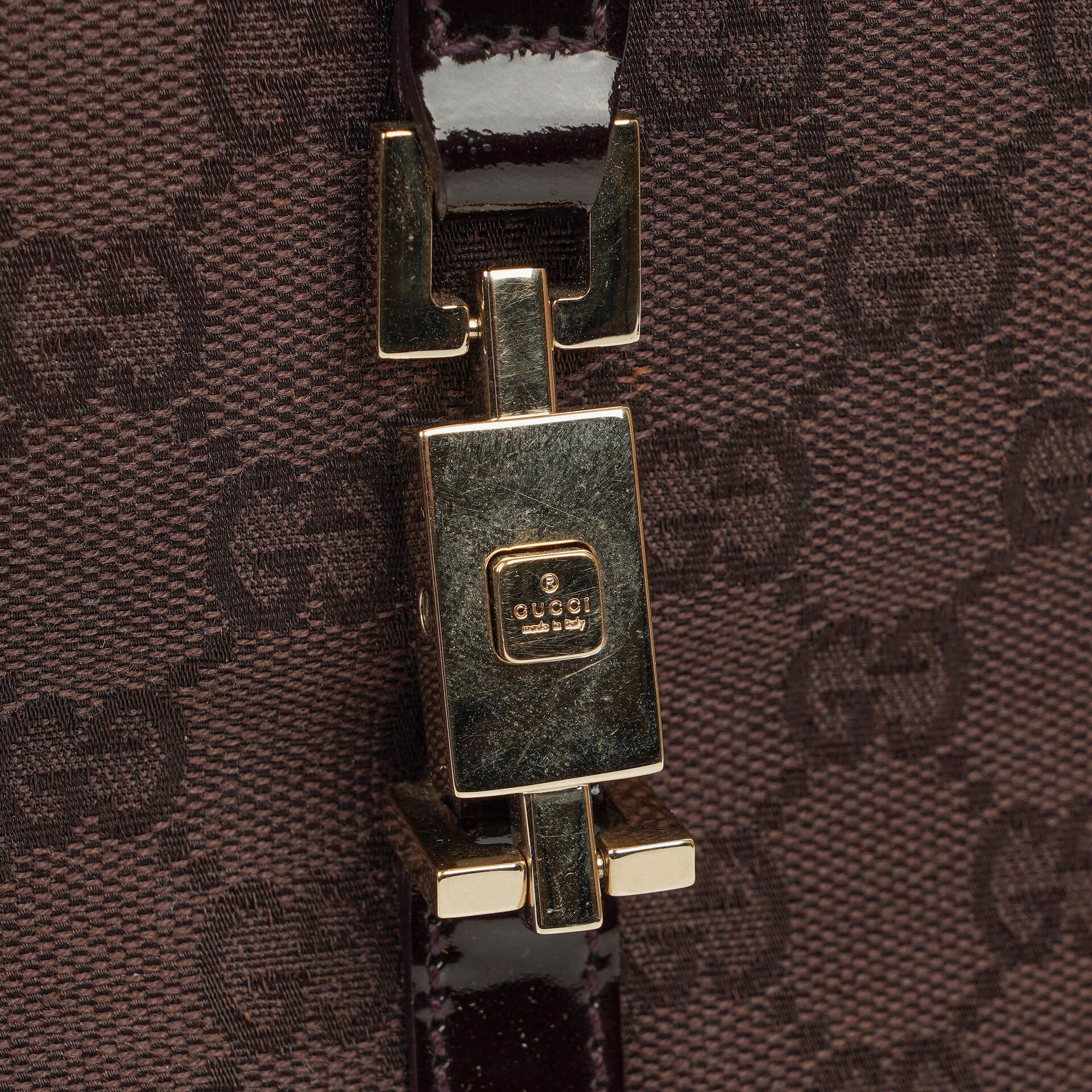 Gucci Jackie Schultertasche aus lila GG Canvas