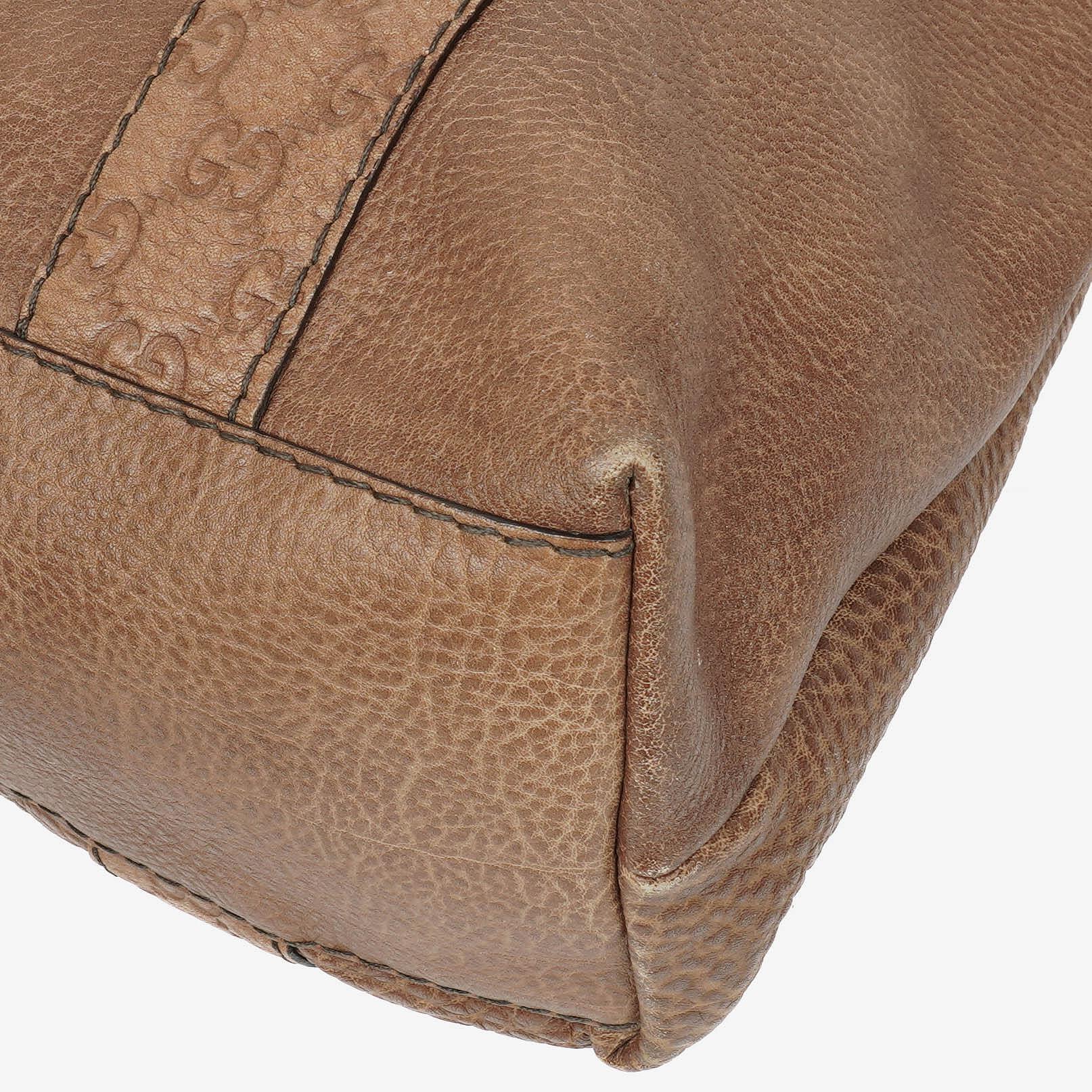 Gucci Tragetasche aus Leder mit Bambus-Bar und geflochtenen Griffen