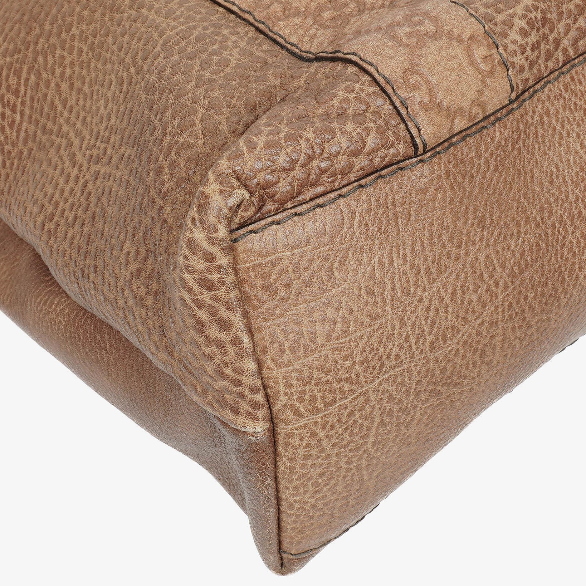 Gucci Tragetasche aus Leder mit Bambus-Bar und geflochtenen Griffen