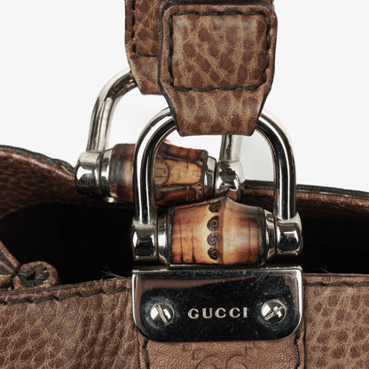 Gucci Tragetasche aus Leder mit Bambus-Bar und geflochtenen Griffen