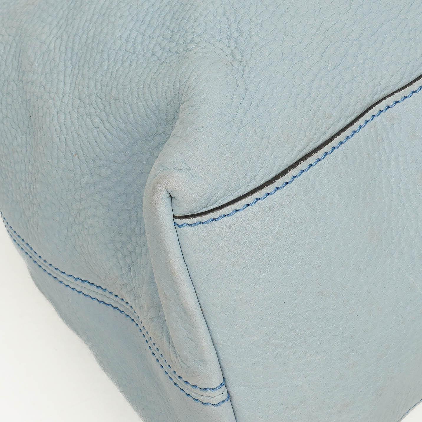 Gucci Soho Tote mit Obergriff aus hellblauem genarbtem Leder