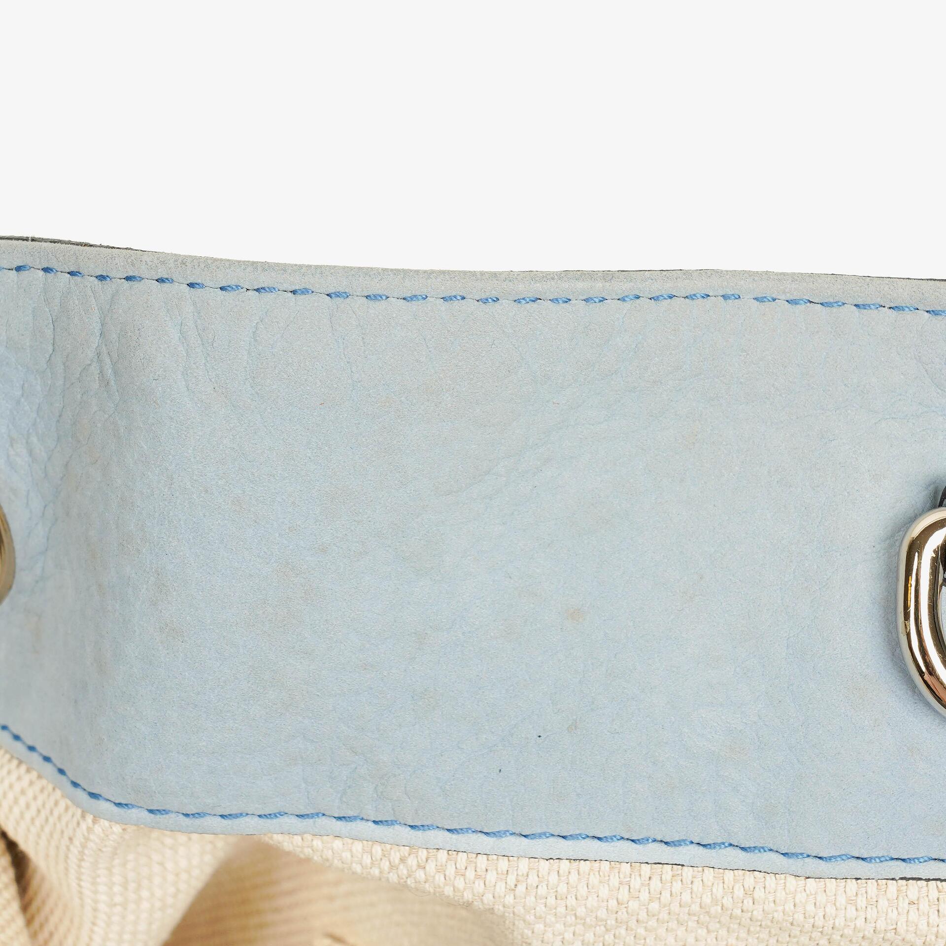 Gucci Soho Tote mit Obergriff aus hellblauem genarbtem Leder