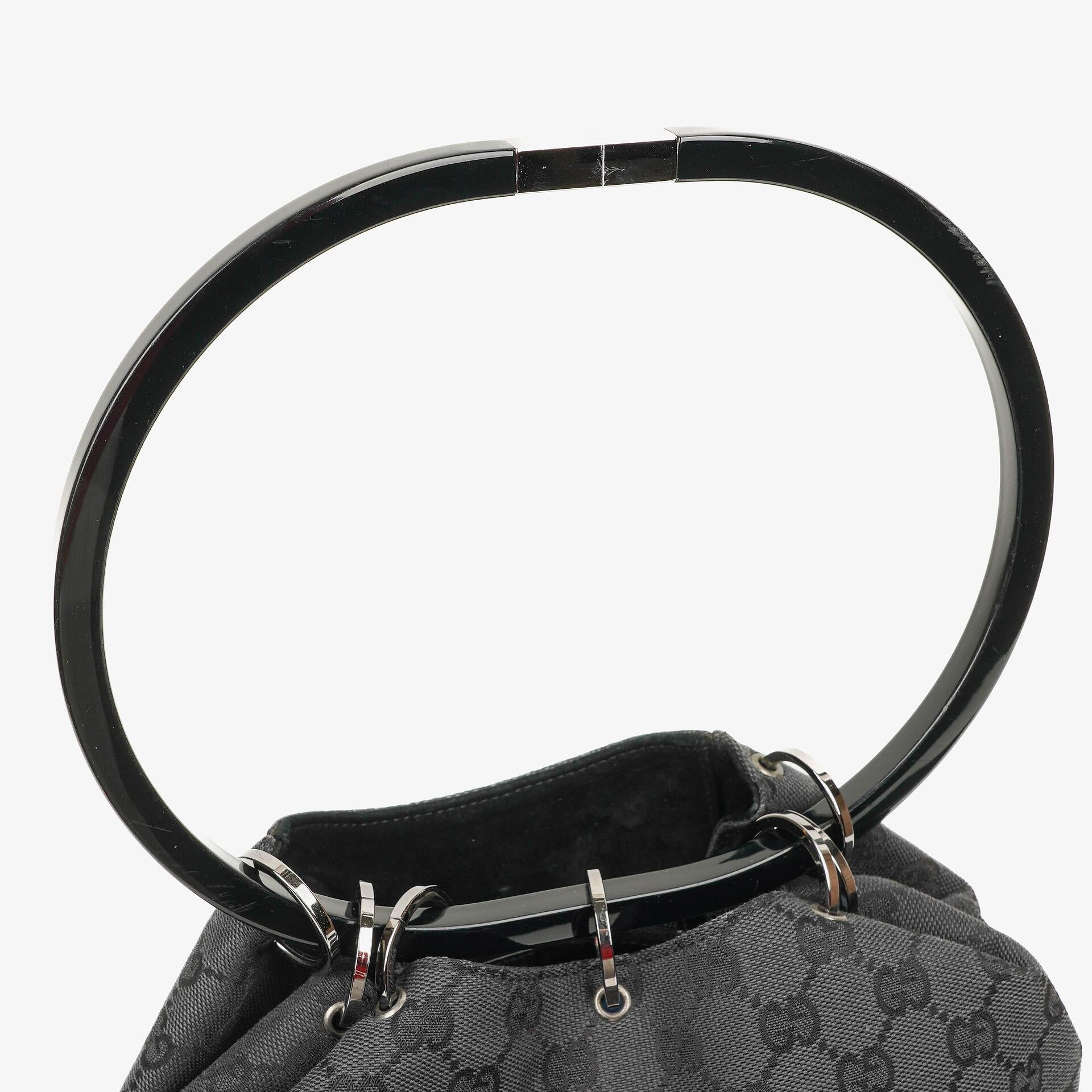 Gucci Loop Bucket Monogram Tote in Schwarz