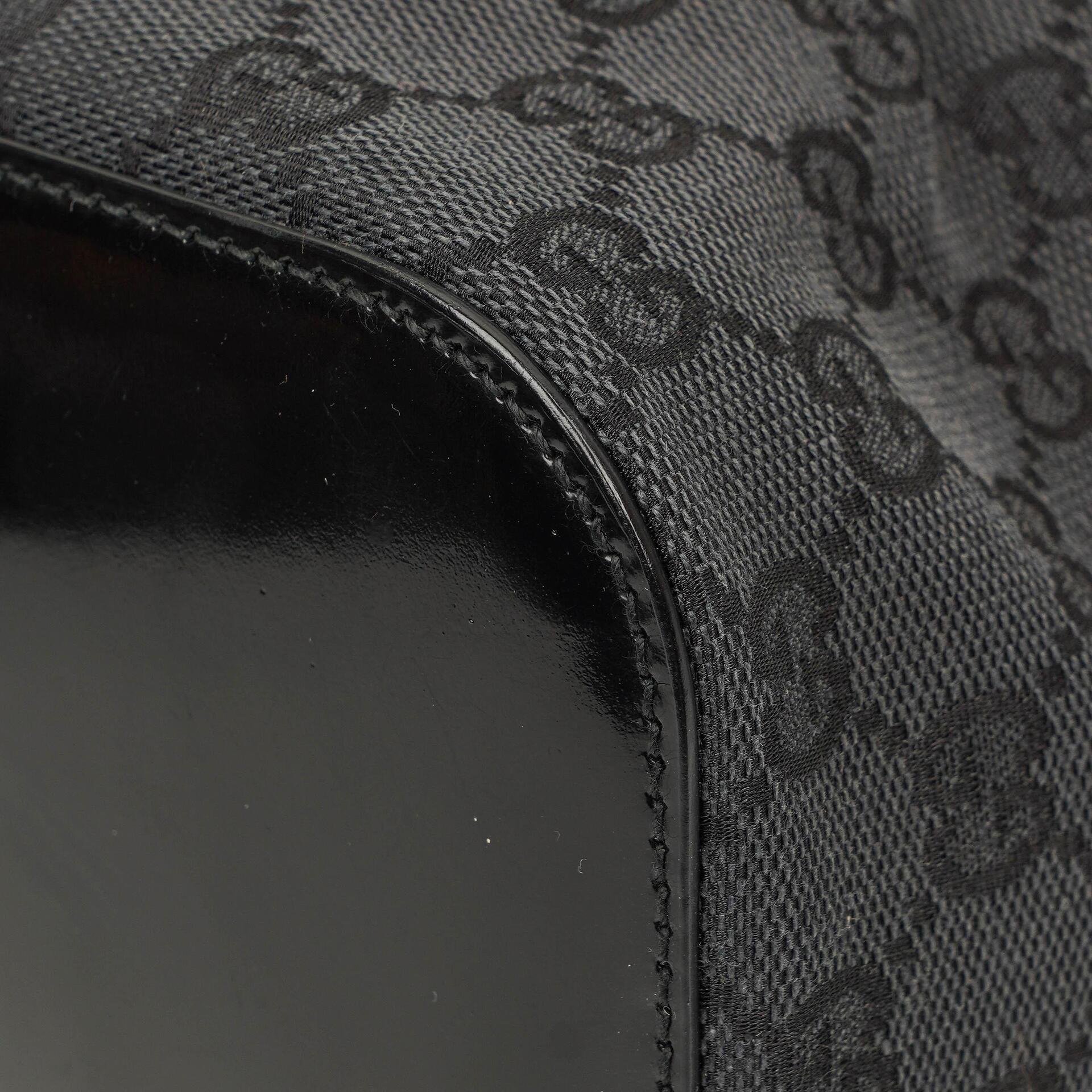 Gucci Loop Bucket Monogram Tote in Schwarz