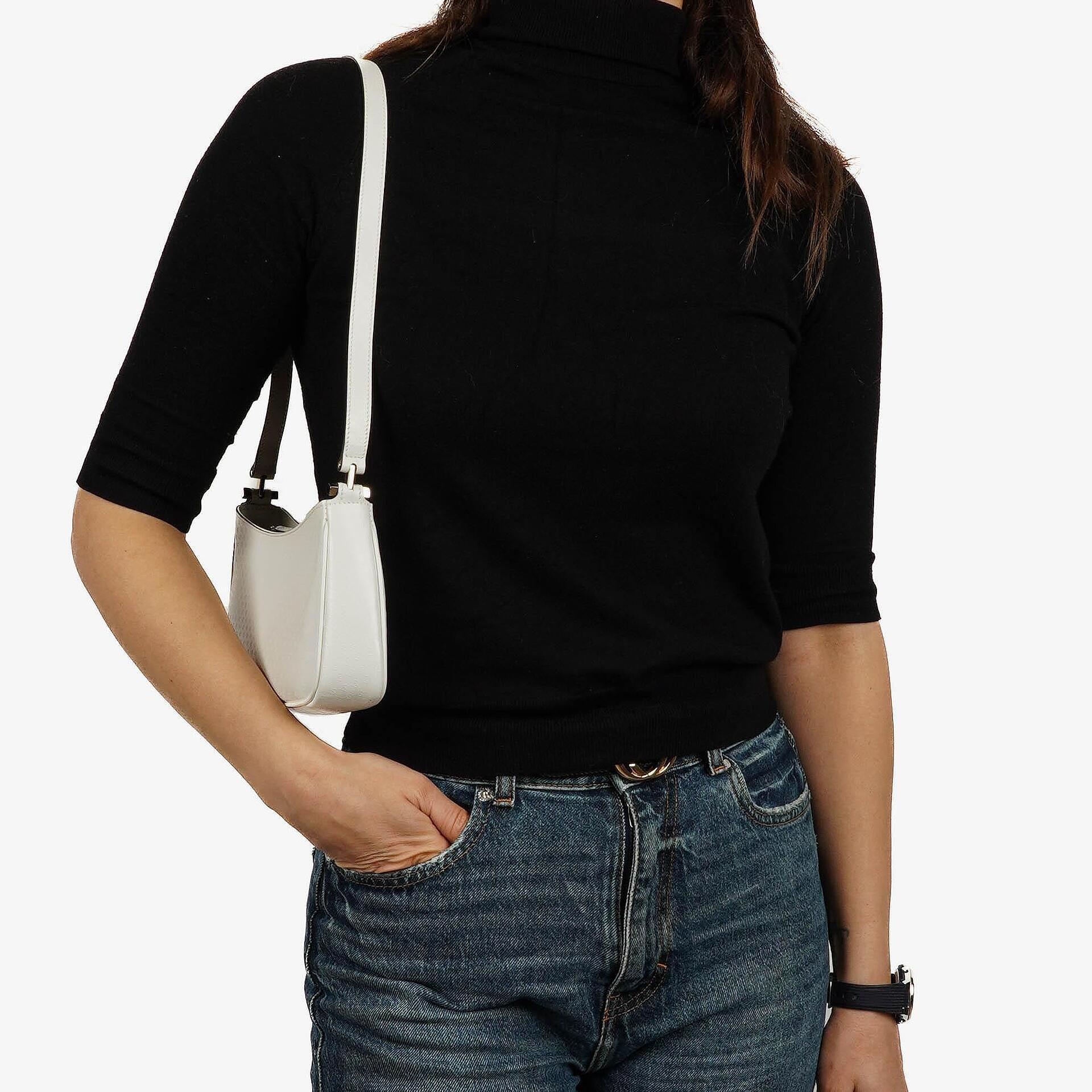 Gucci Microguccissima Pochette aus weißem Leder