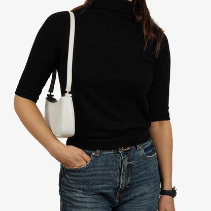 Gucci Microguccissima Pochette aus weißem Leder