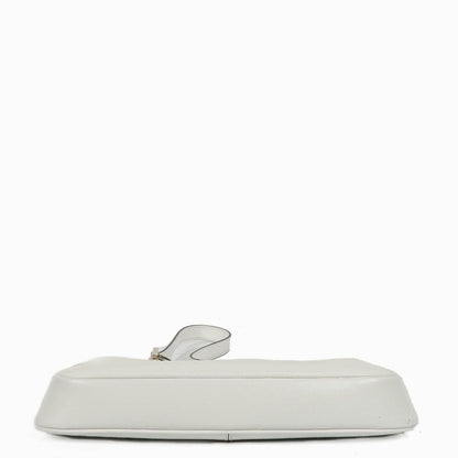 Gucci Microguccissima Pochette aus weißem Leder