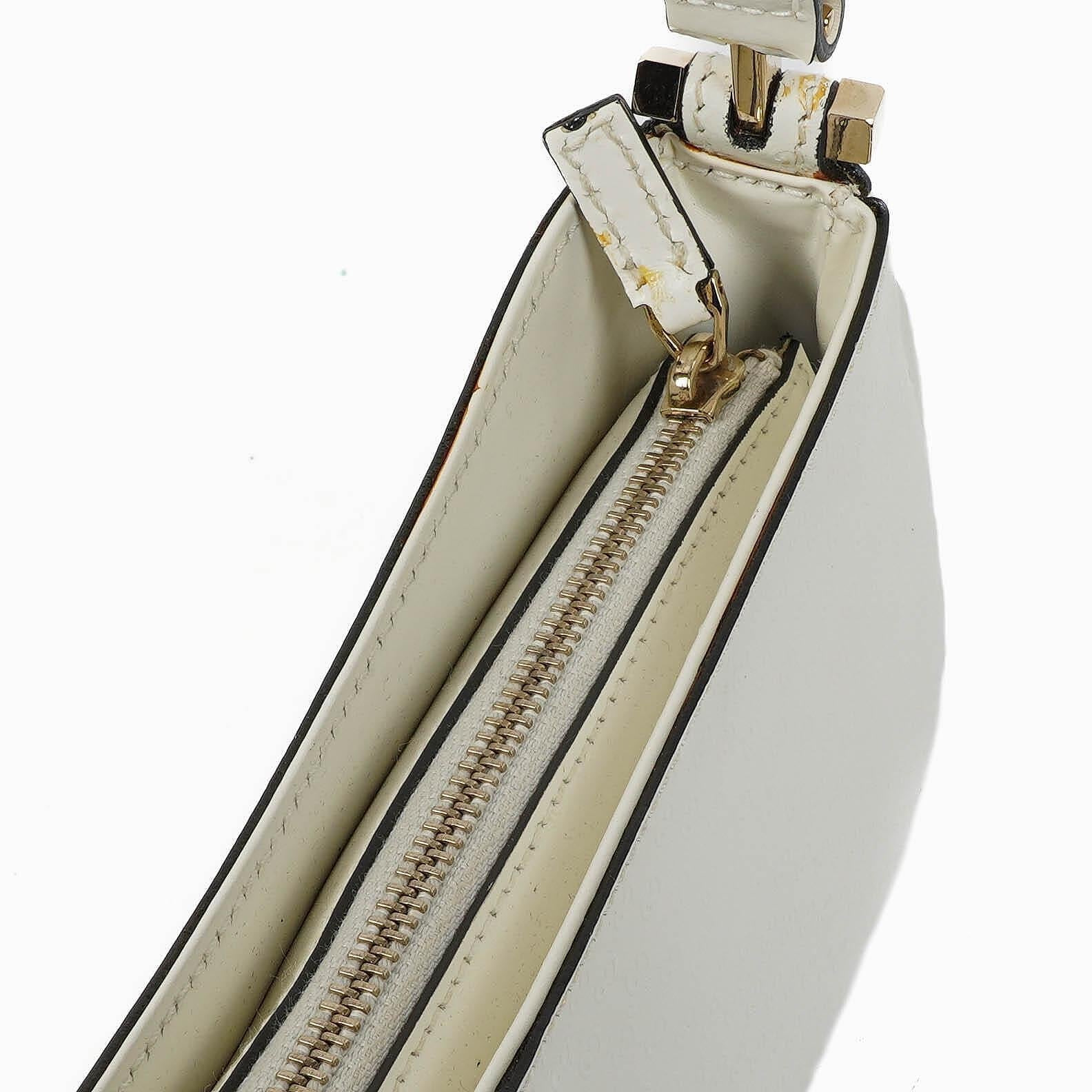 Gucci Microguccissima Pochette aus weißem Leder