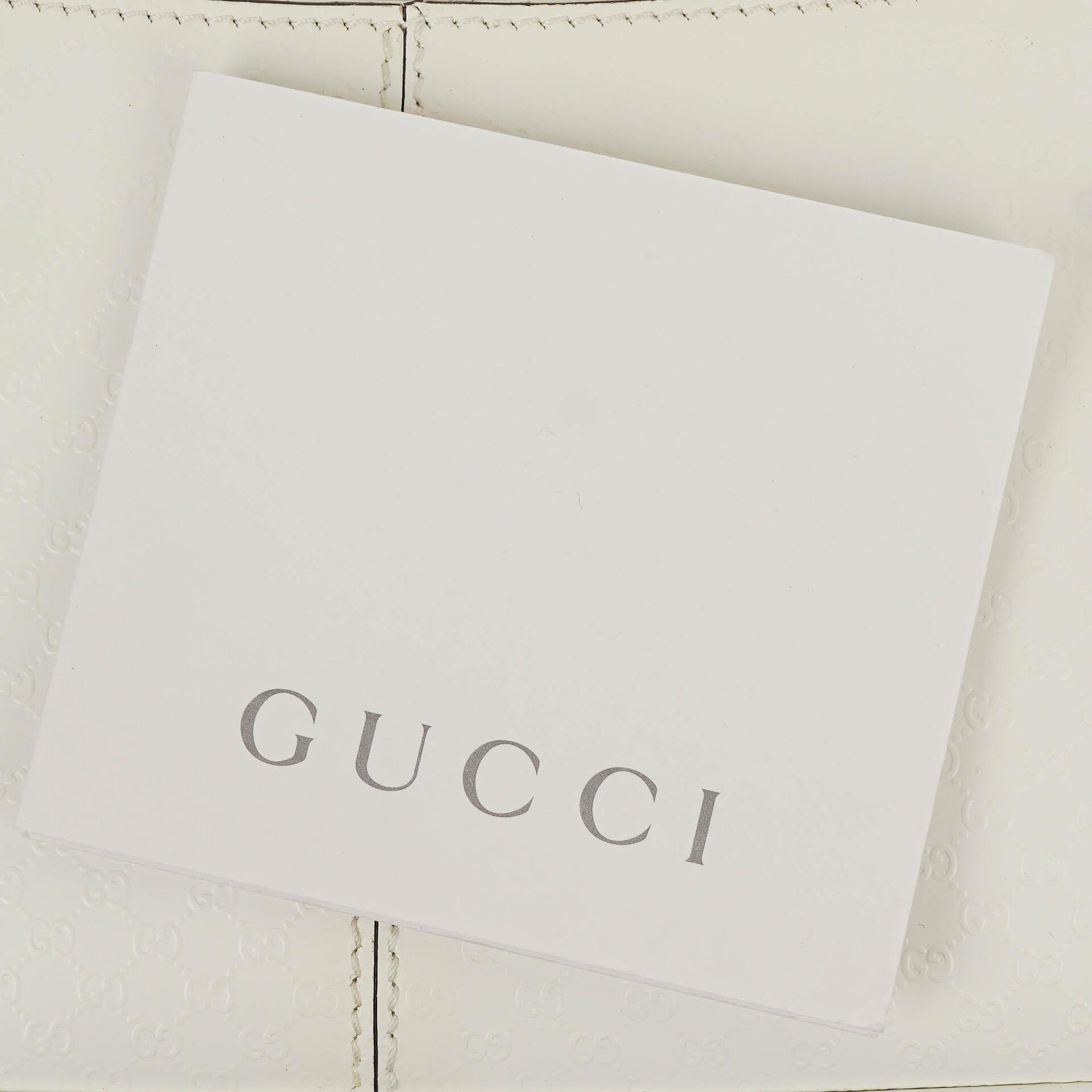 Gucci Microguccissima Pochette aus weißem Leder