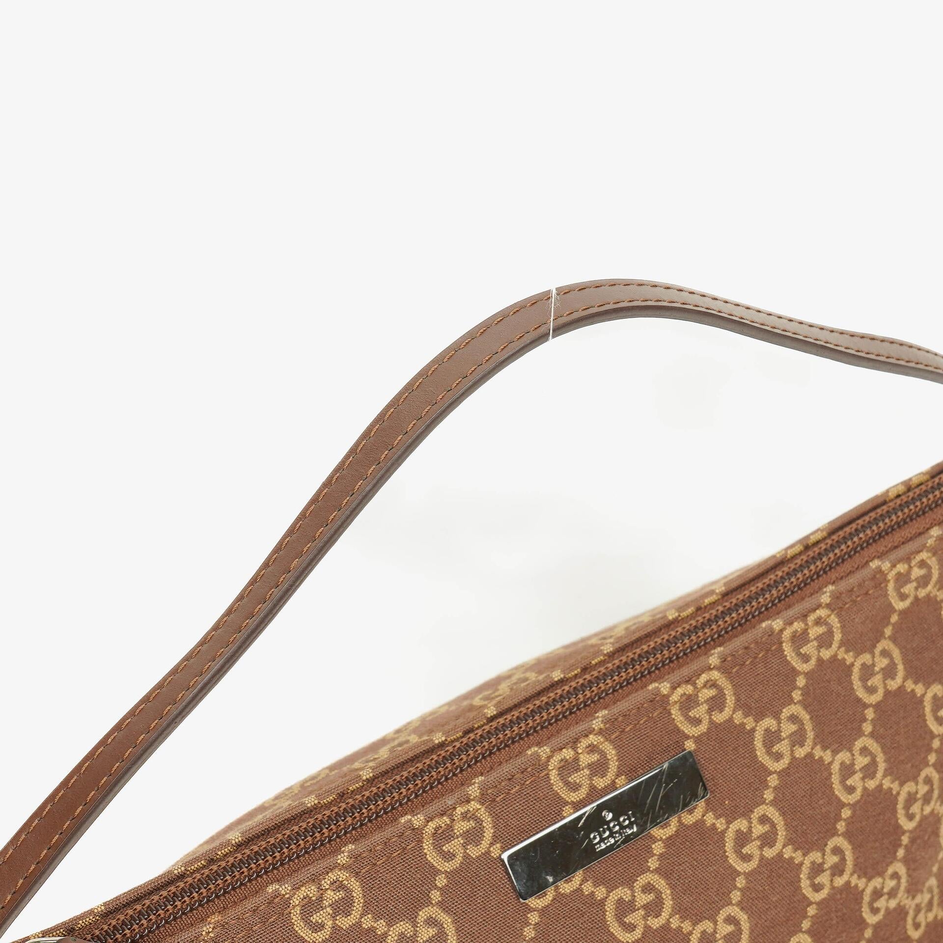 Gucci Mini Baguette Pochette Boat GG Monogram Tasche in Beige/Braun