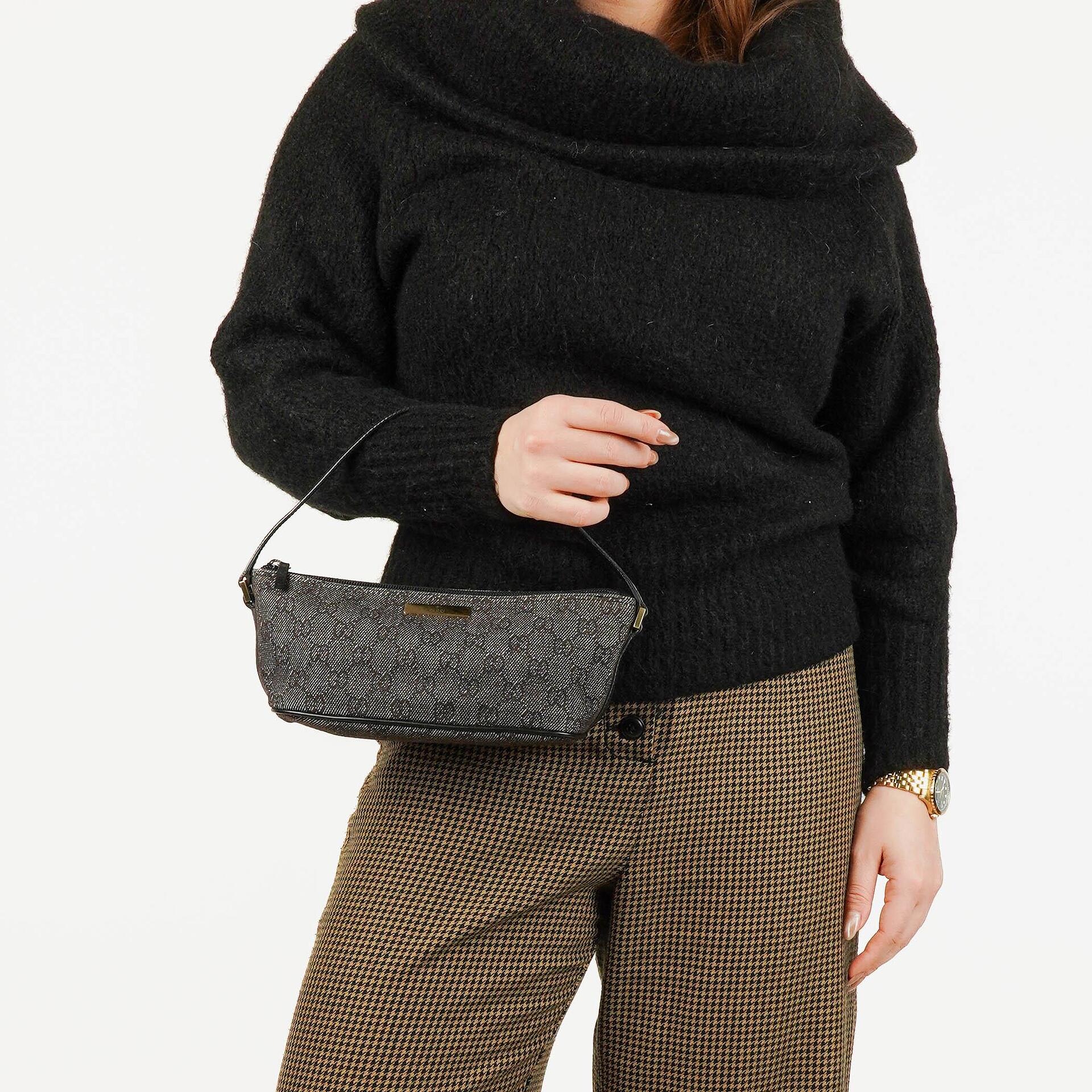 Gucci Mini Baguette Pochette Boat Tasche mit GG Monogramm