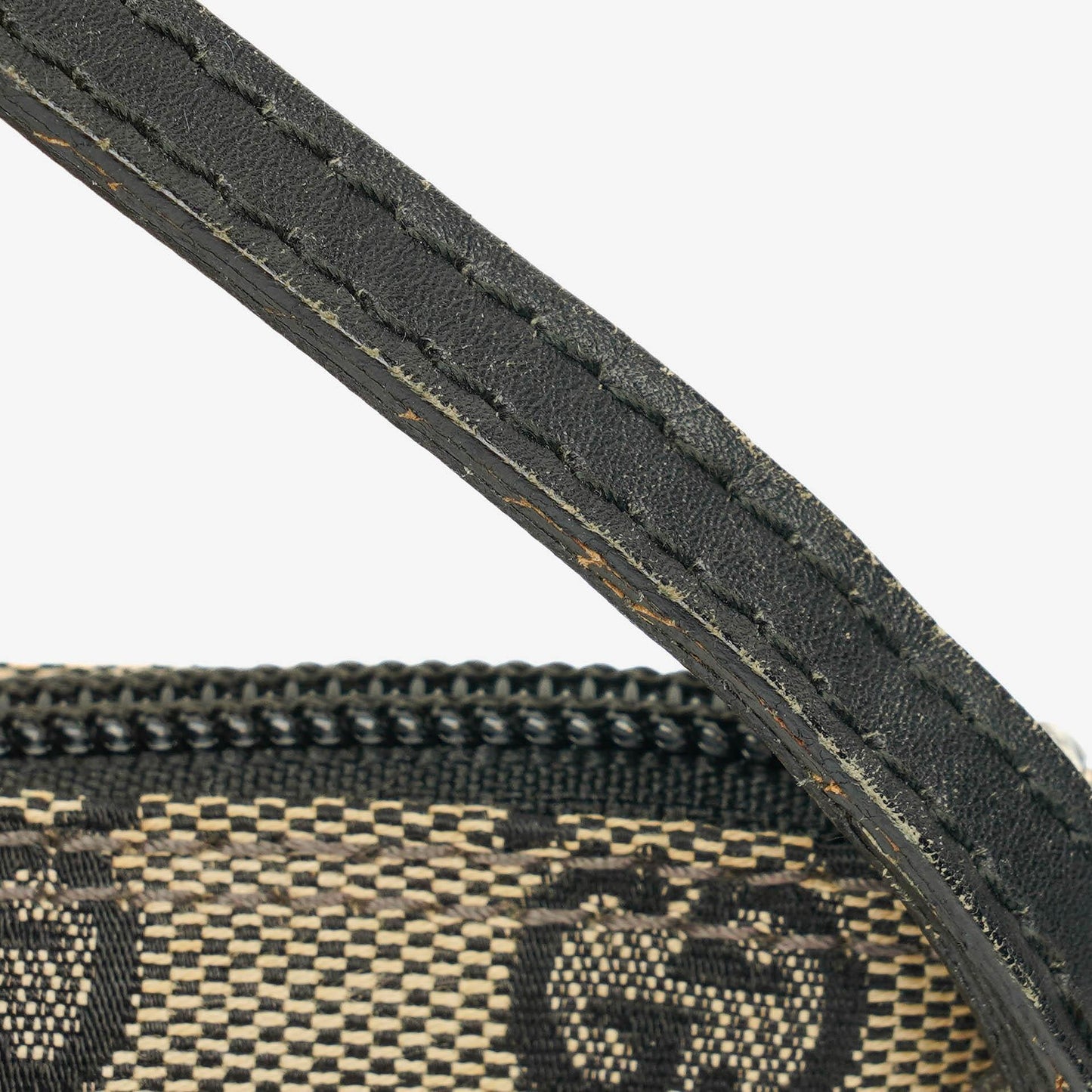 Gucci Mini Baguette Pochette Boat Tasche mit GG-Monogramm