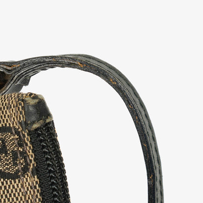 Gucci Mini Baguette Pochette Boat Tasche mit GG-Monogramm