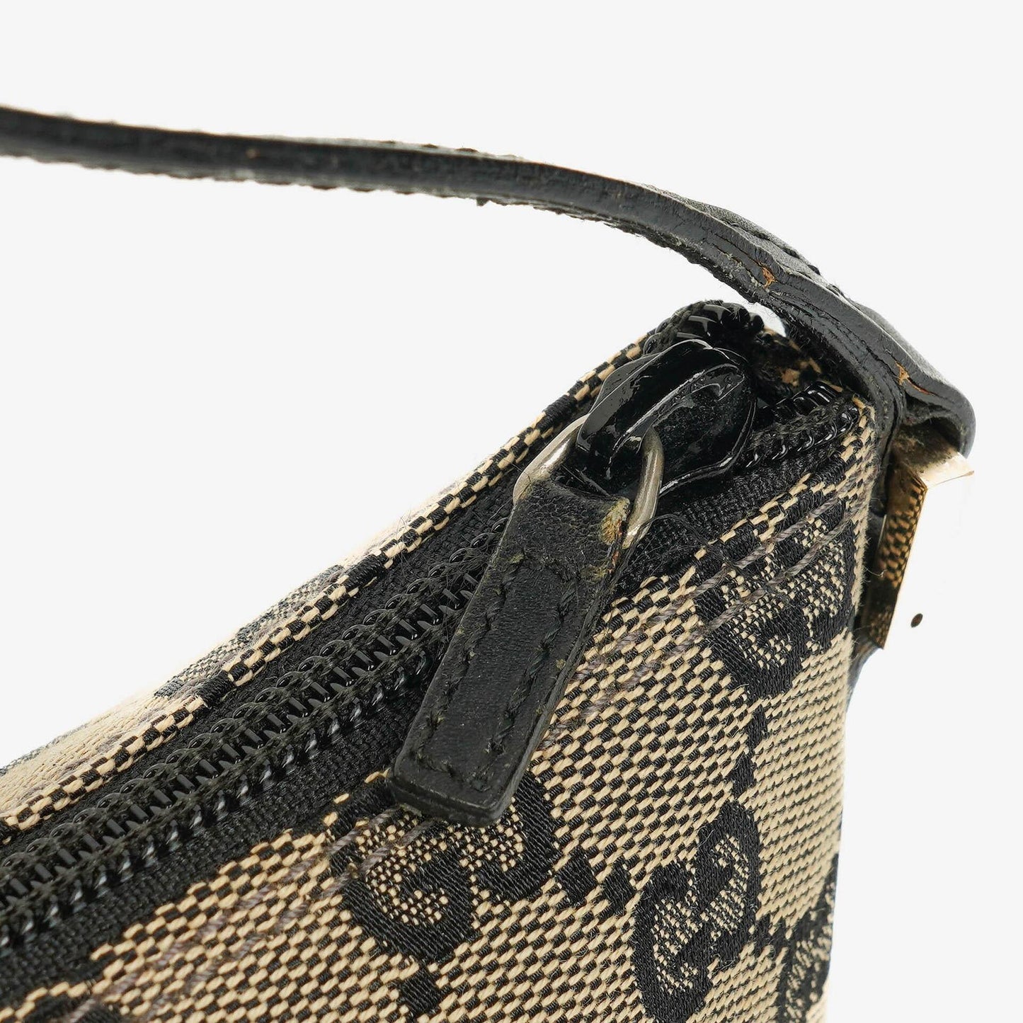 Gucci Mini Baguette Pochette Boat Tasche mit GG-Monogramm
