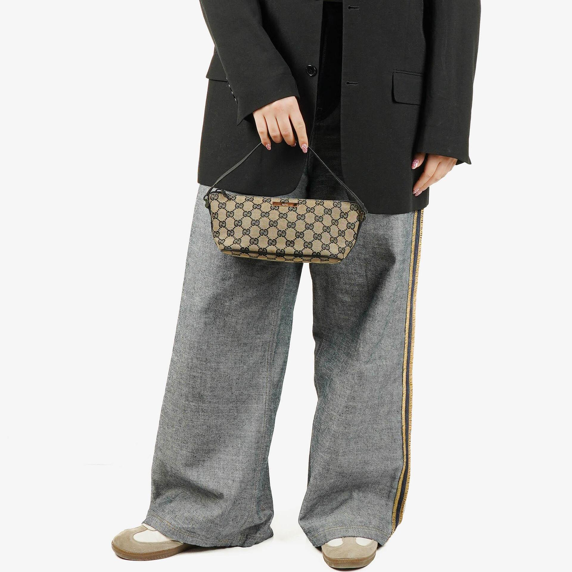 Gucci Mini Baguette Pochette Boat Tasche mit GG-Monogramm