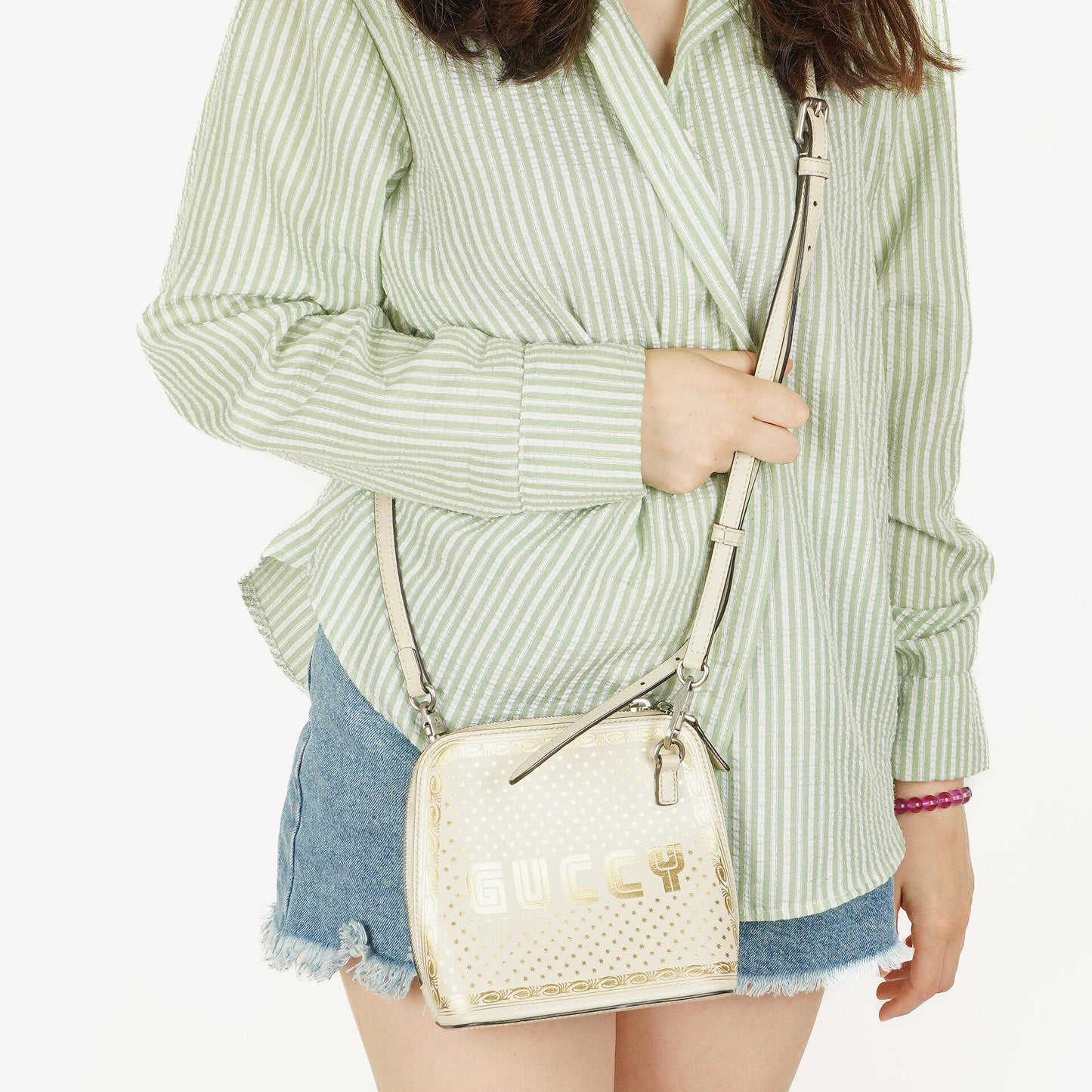 Gucci Mini Guccy Moon Steller Dome Crossbody-Tasche aus Kalbsleder in Weiß und Gold