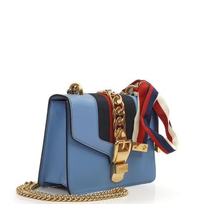 Gucci Mini Sylvie Klappen-Kette Tasche Web-Streifen Klar Himmelblau Kalbsleder