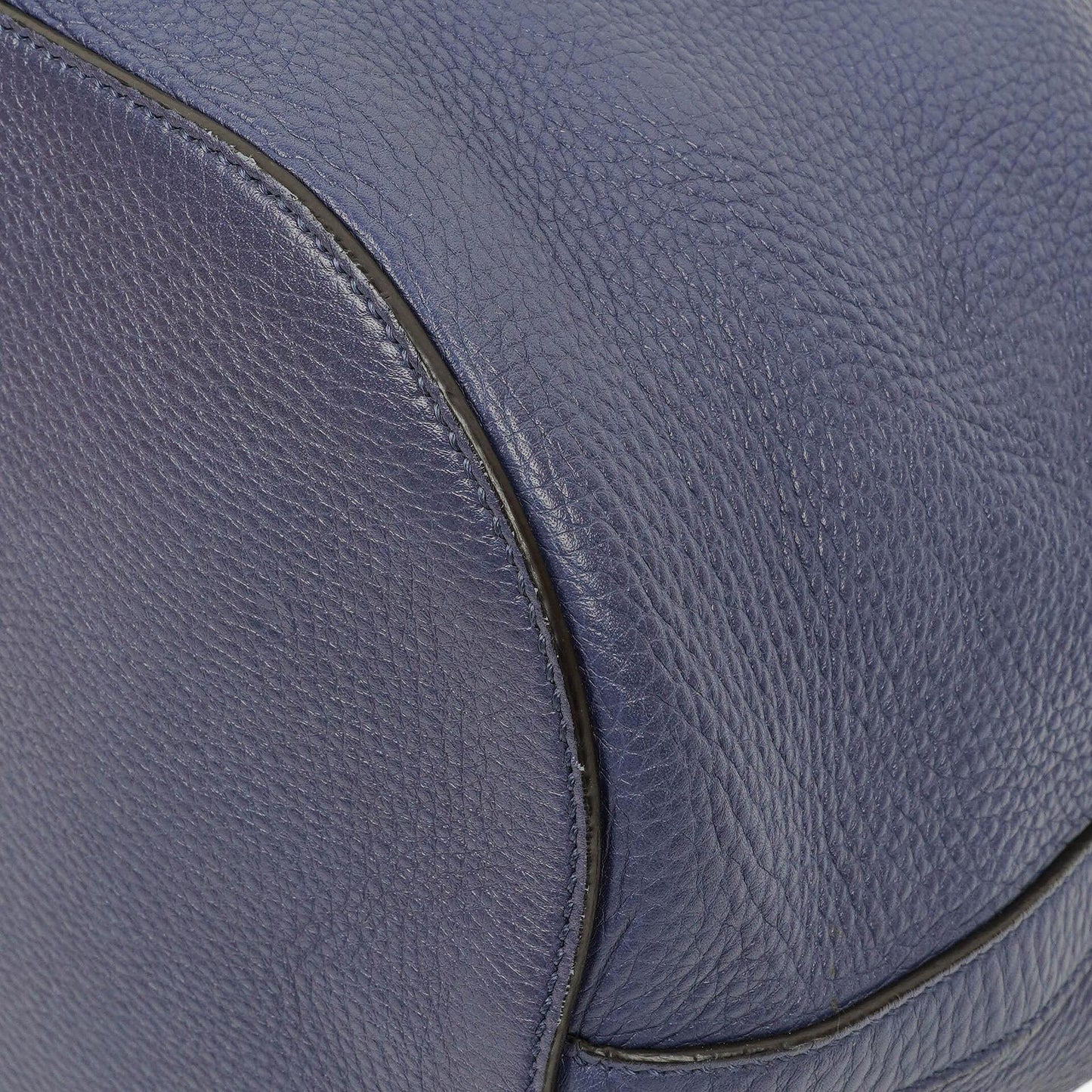 Gucci Miss Bamboo Genarbtes Blaues Kalbsleder Bucket Tasche