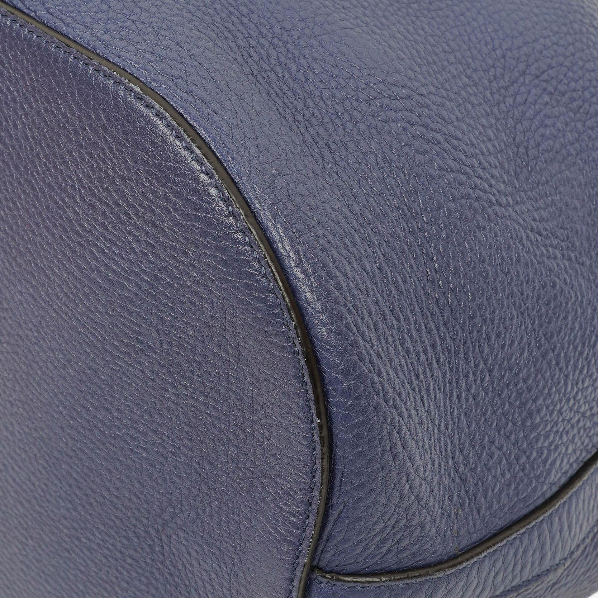 Gucci Miss Bamboo Genarbtes Blaues Kalbsleder Bucket Tasche