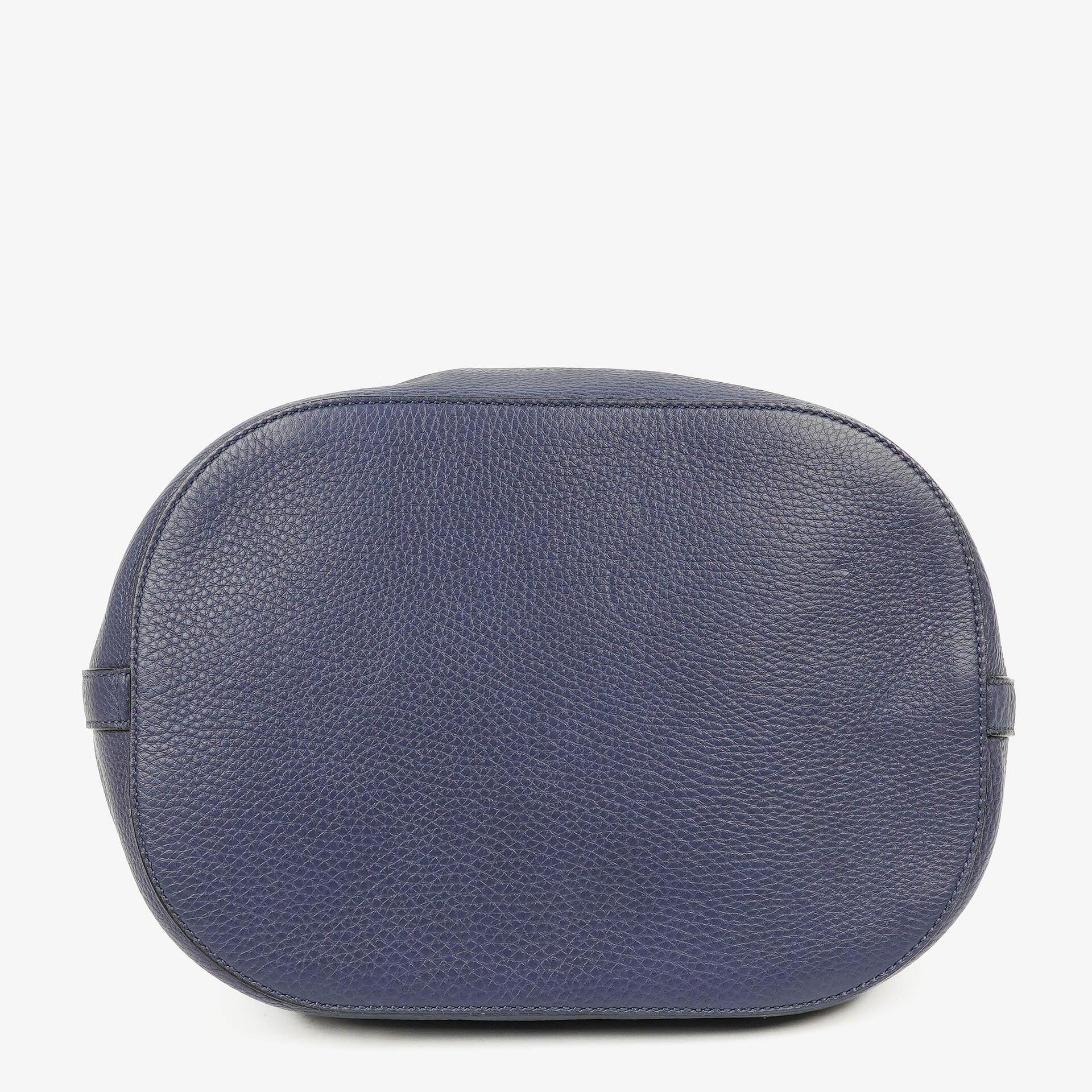 Gucci Miss Bamboo Genarbtes Blaues Kalbsleder Bucket Tasche