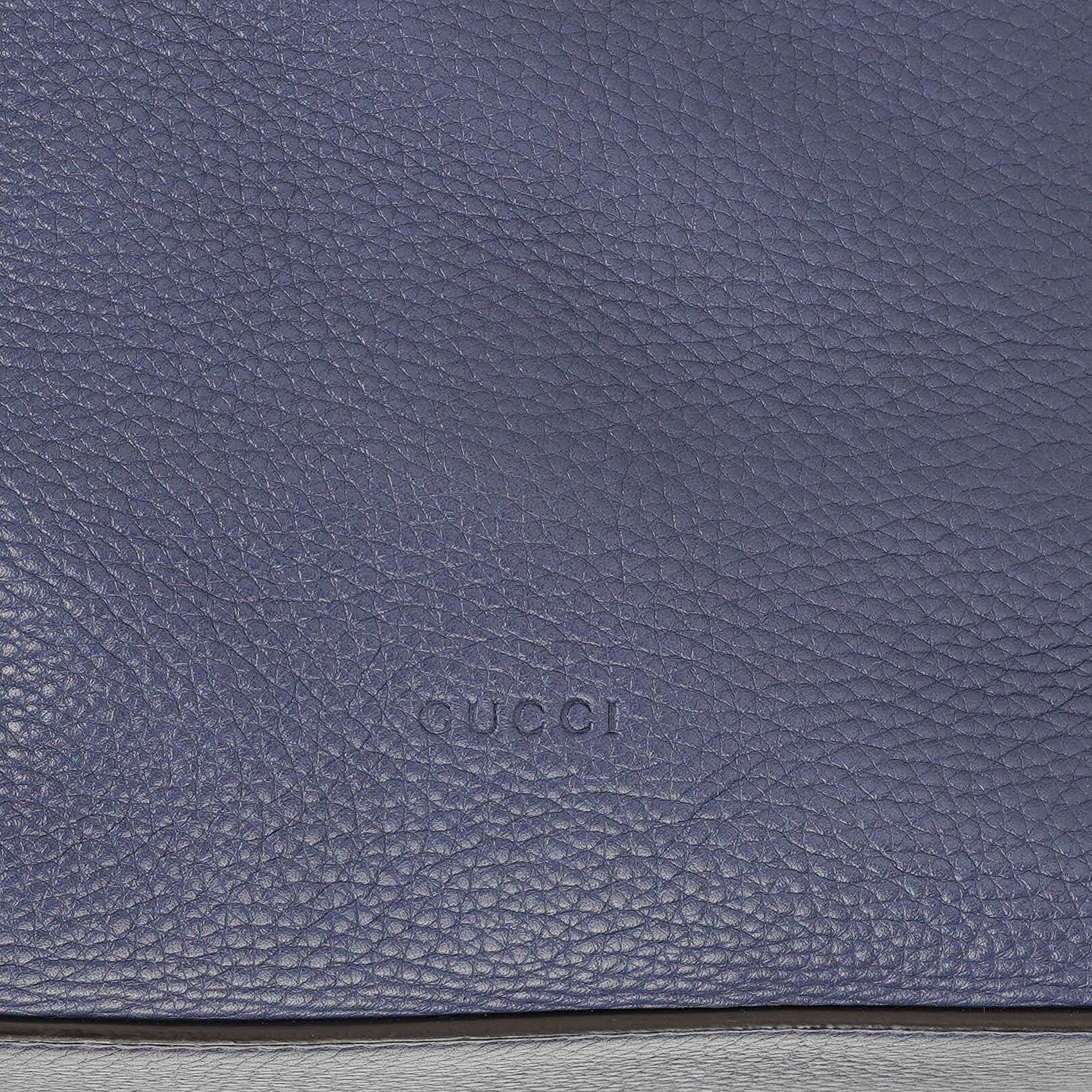 Gucci Miss Bamboo Genarbtes Blaues Kalbsleder Bucket Tasche