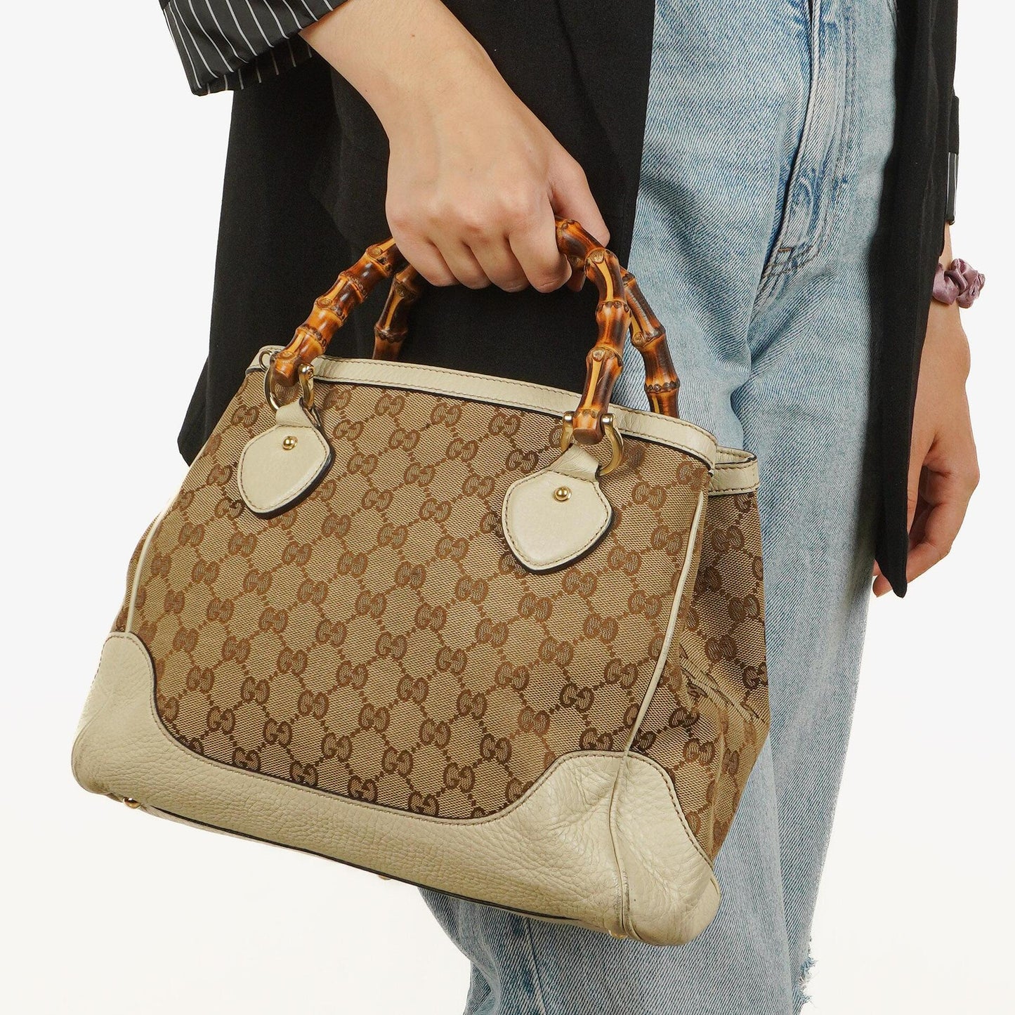 Gucci Diana Tragetasche mit Bambus-Griff aus elfenbeinfarbenem Monogram Canvas