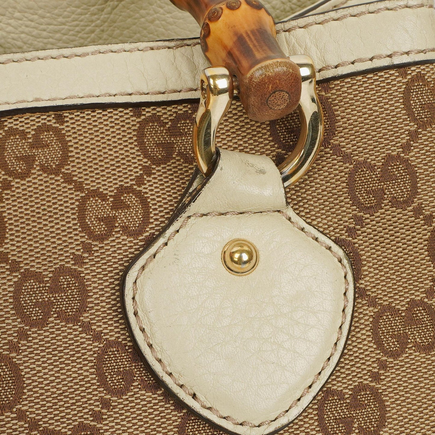 Gucci Diana Tragetasche mit Bambus-Griff aus elfenbeinfarbenem Monogram Canvas